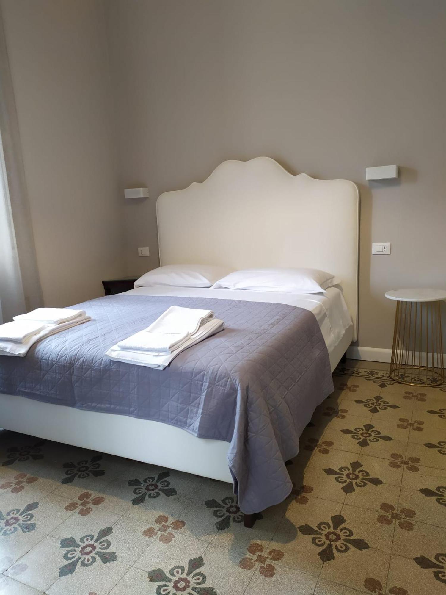 Deluxe King Room photo 2