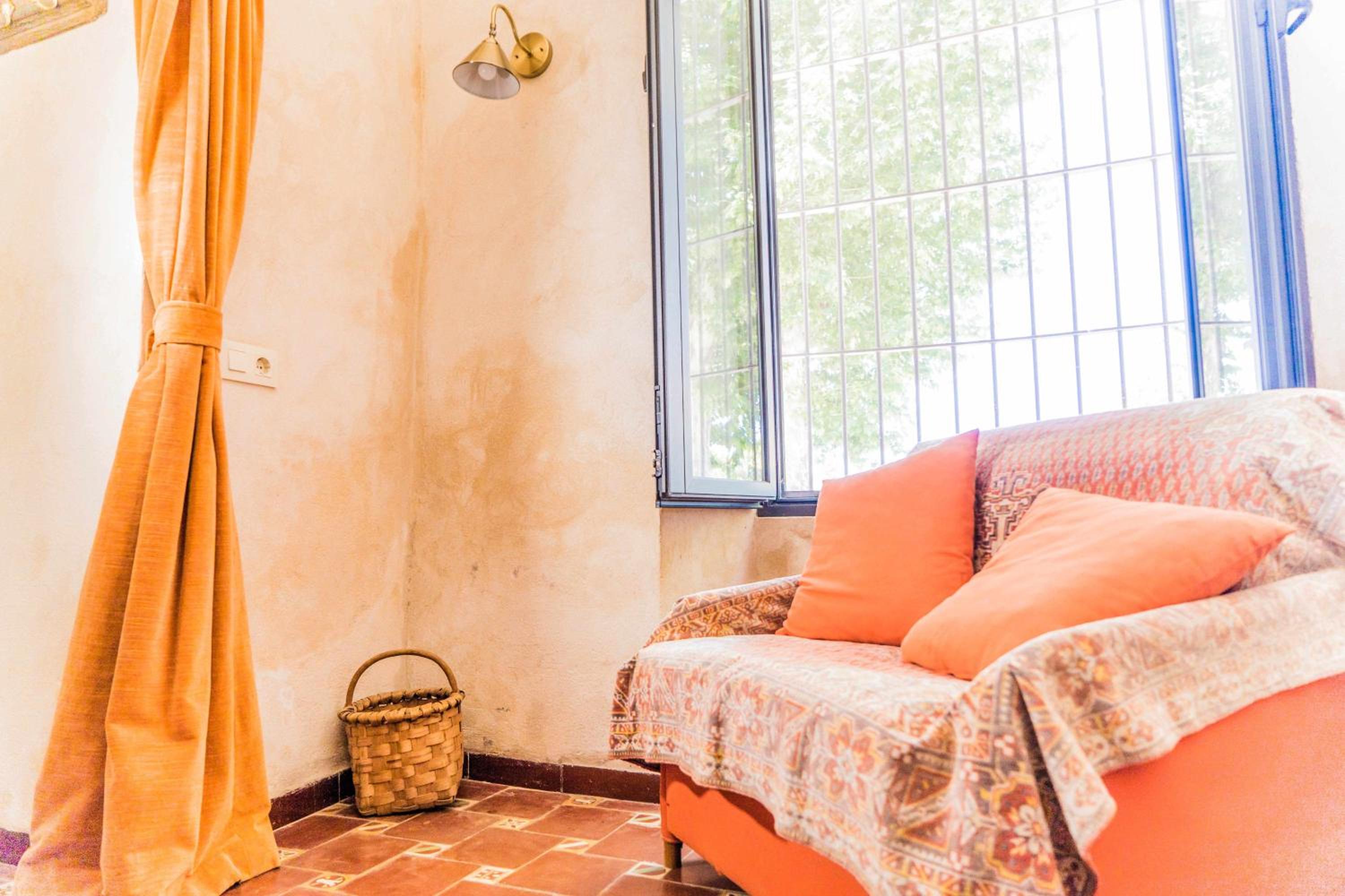 One-Bedroom House - Photo 12
