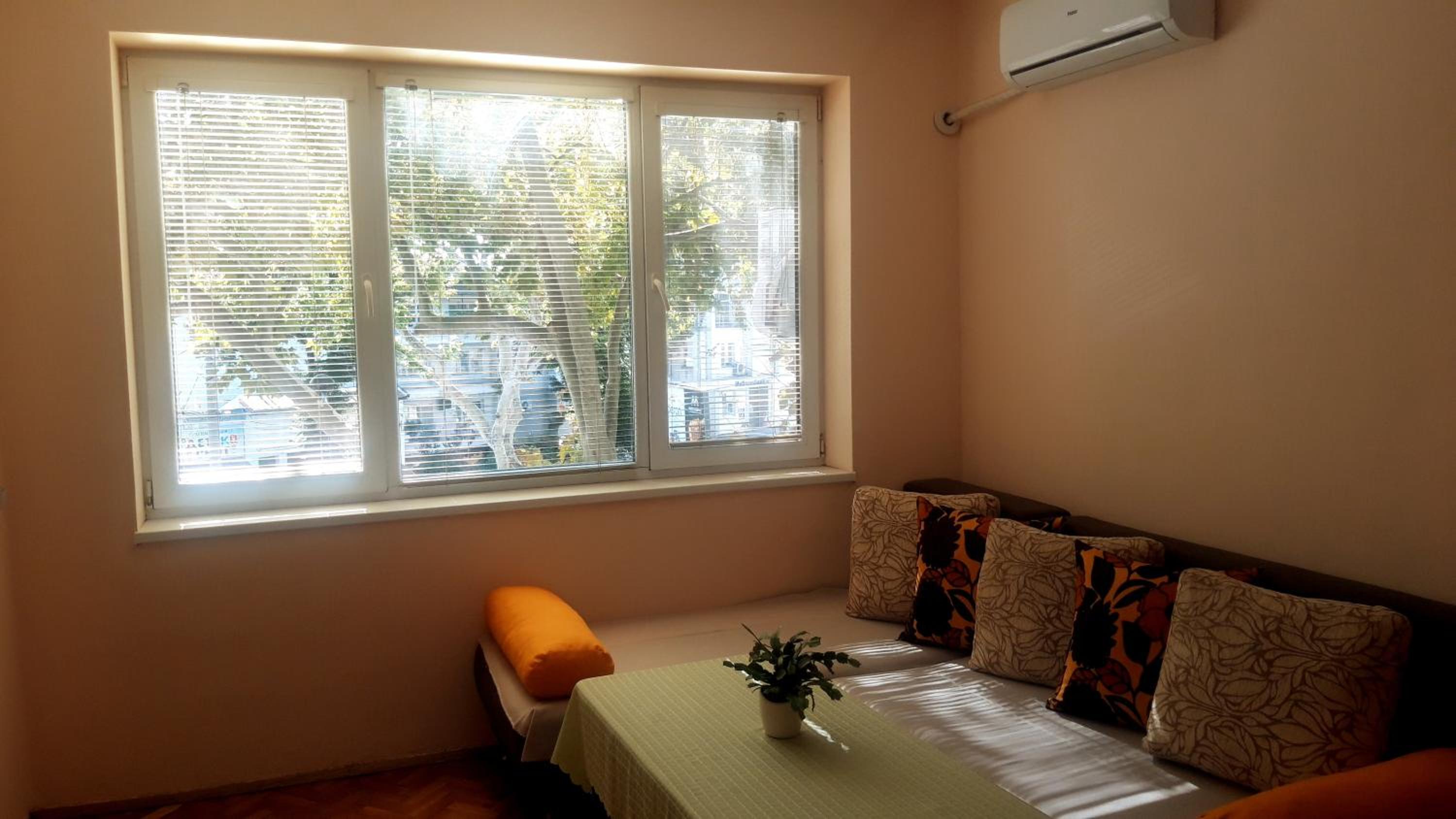 Apartment photo 1