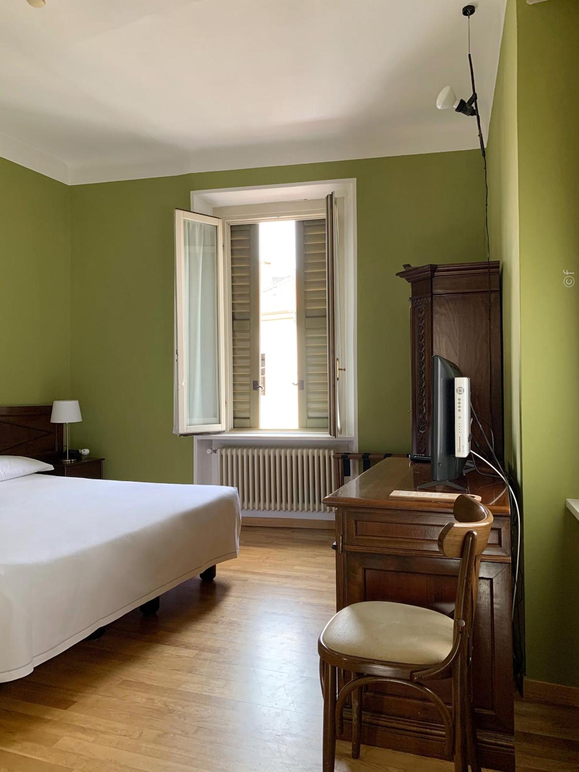 Double Room - Photo 2