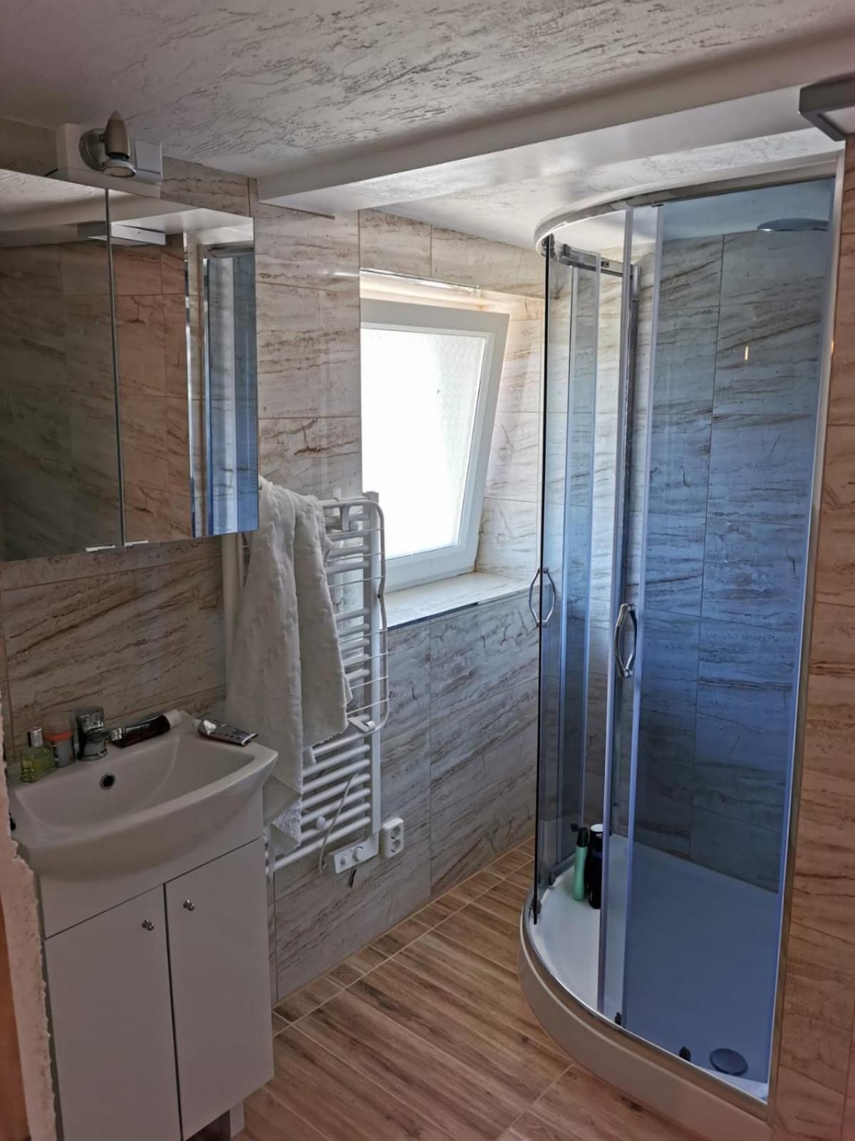 One-Bedroom Apartment - Photo 28