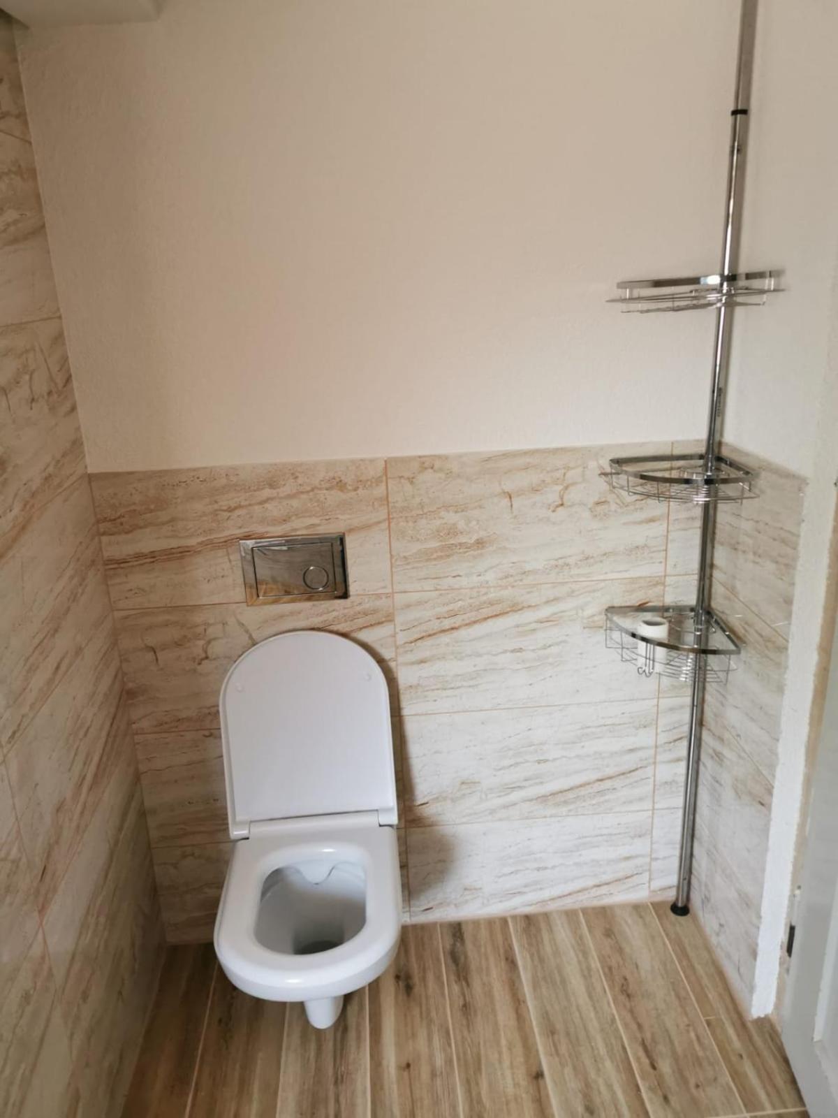 One-Bedroom Apartment - Photo 12