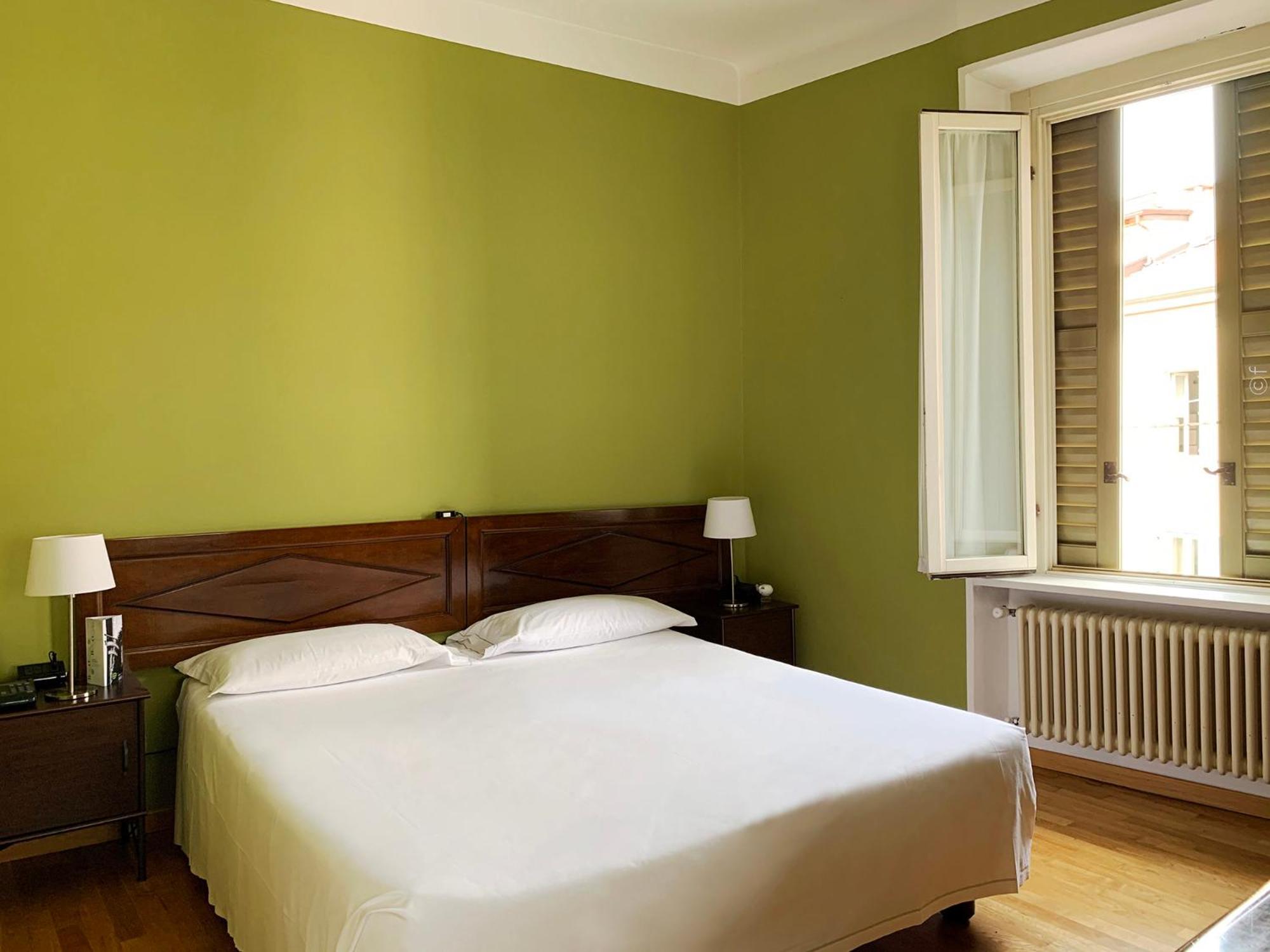 Double Room - Photo 8