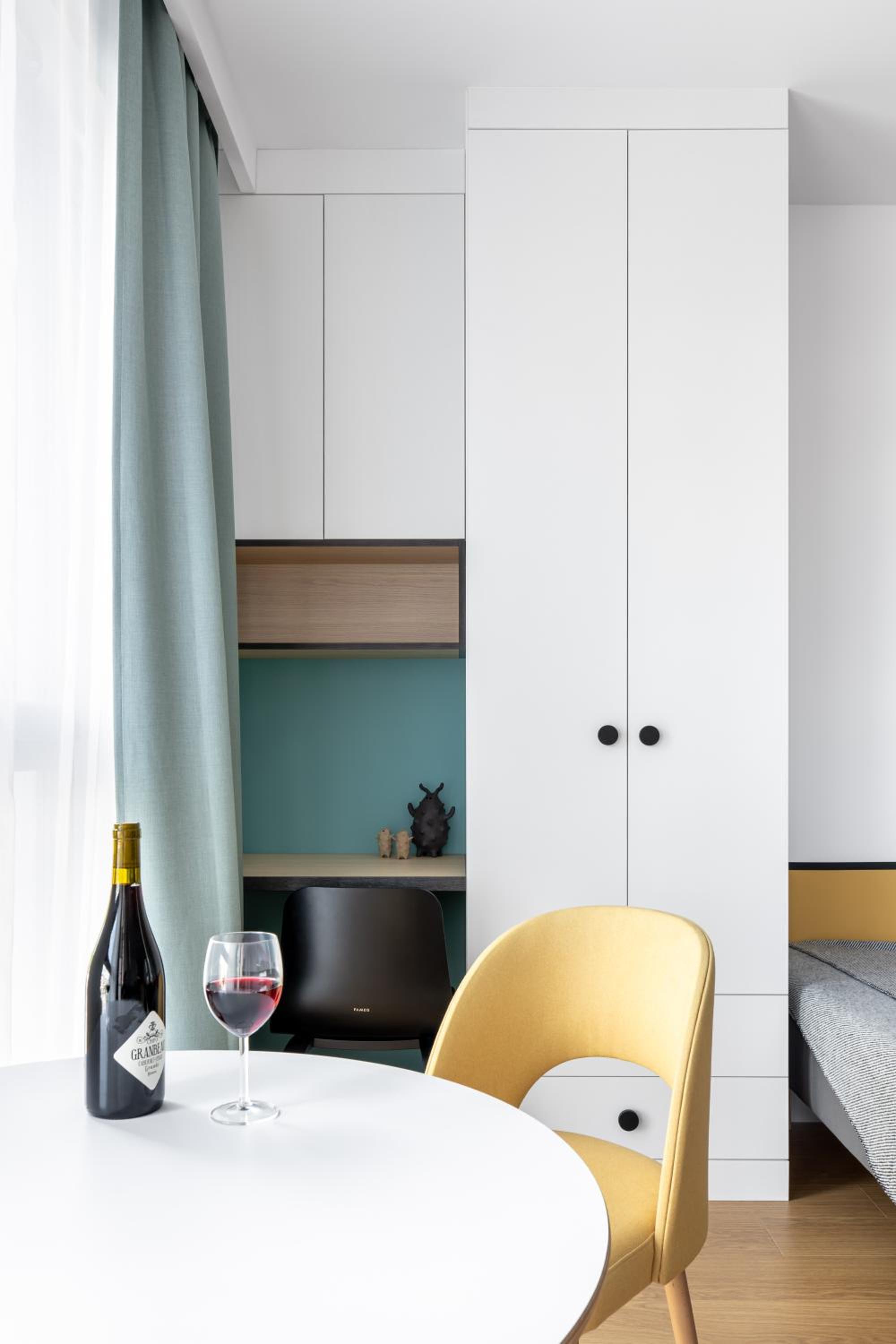 Apartment with Balcony - Photo 9
