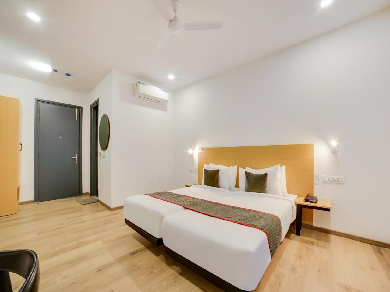 Double or Twin Room - Photo 3