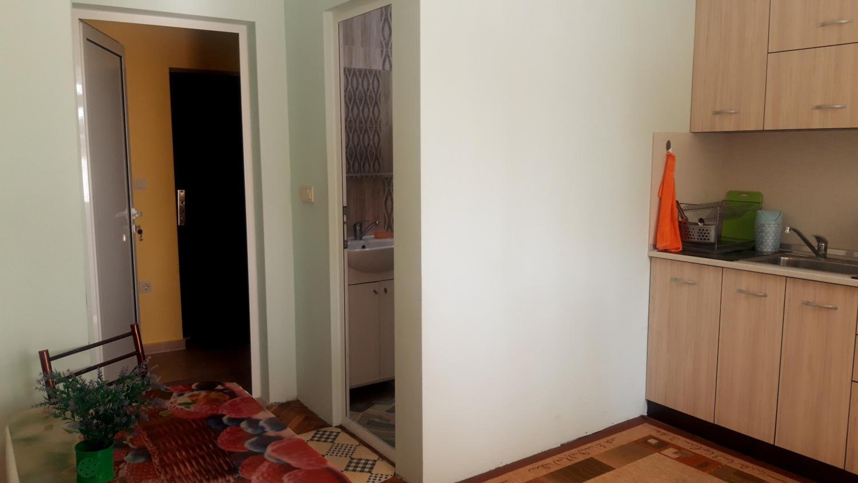 Apartment photo 2
