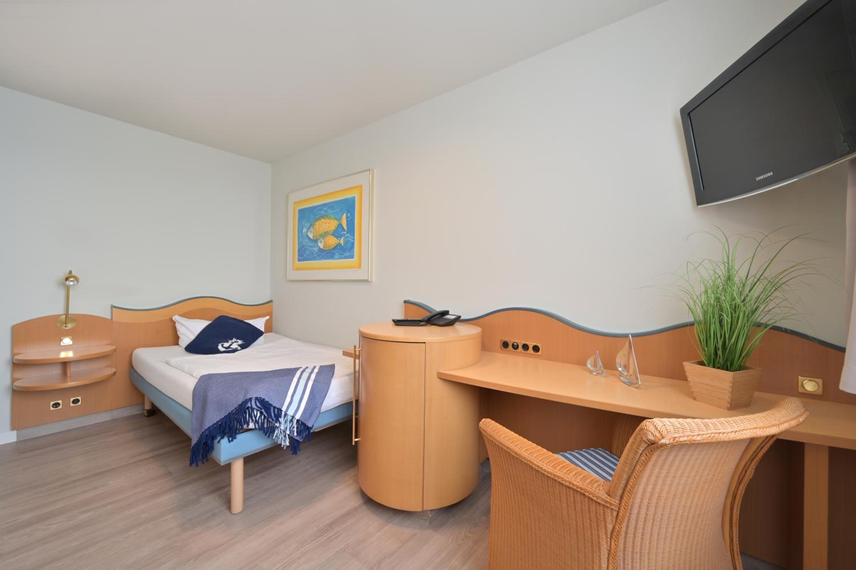 Single Room photo 2