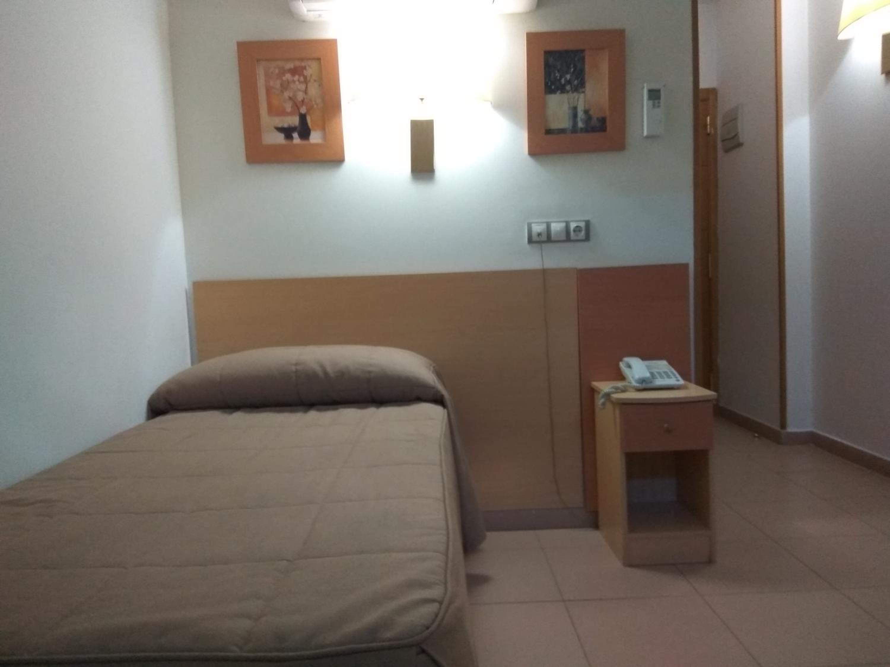 Single Room photo 2