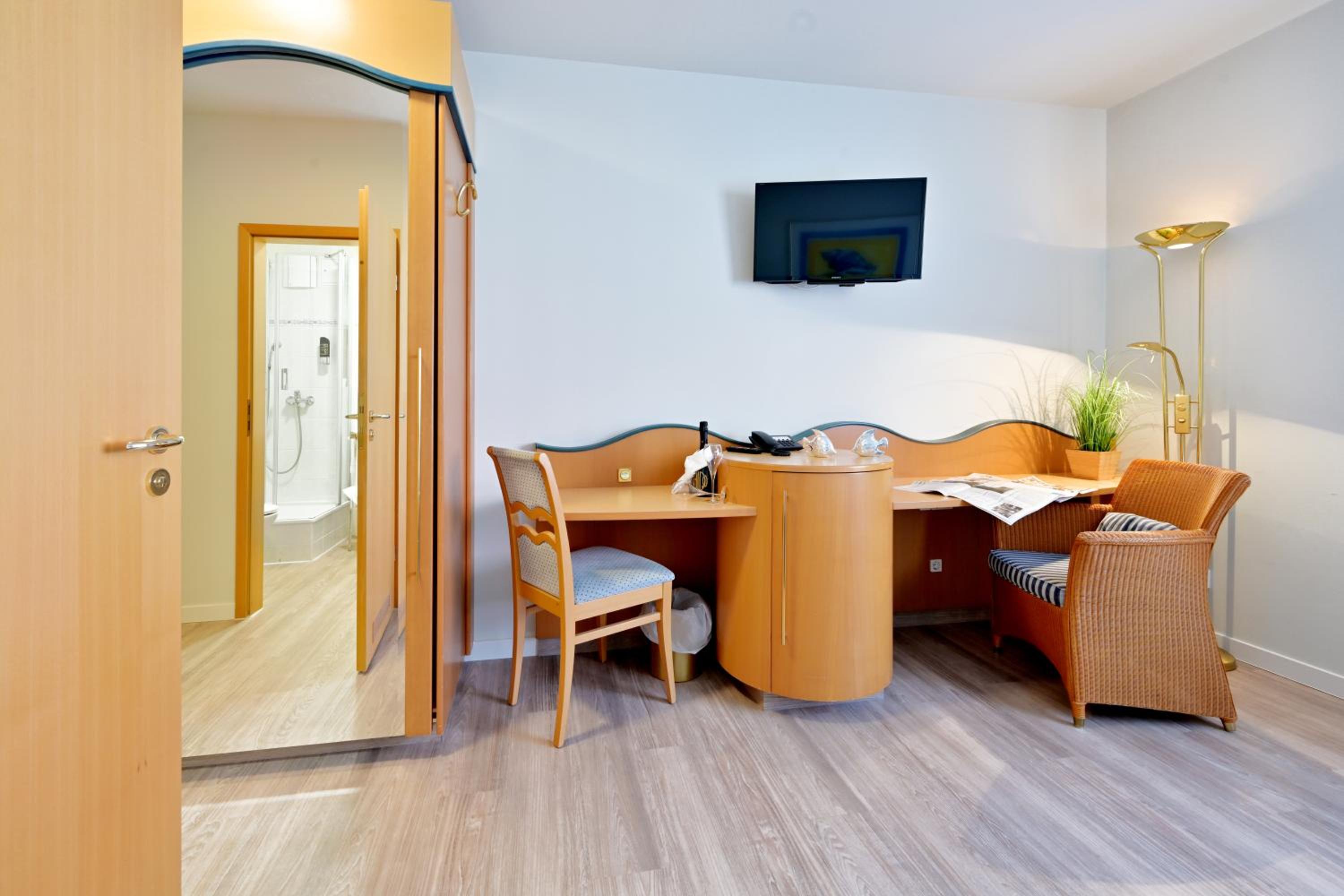 Double or Twin Room - Photo 3