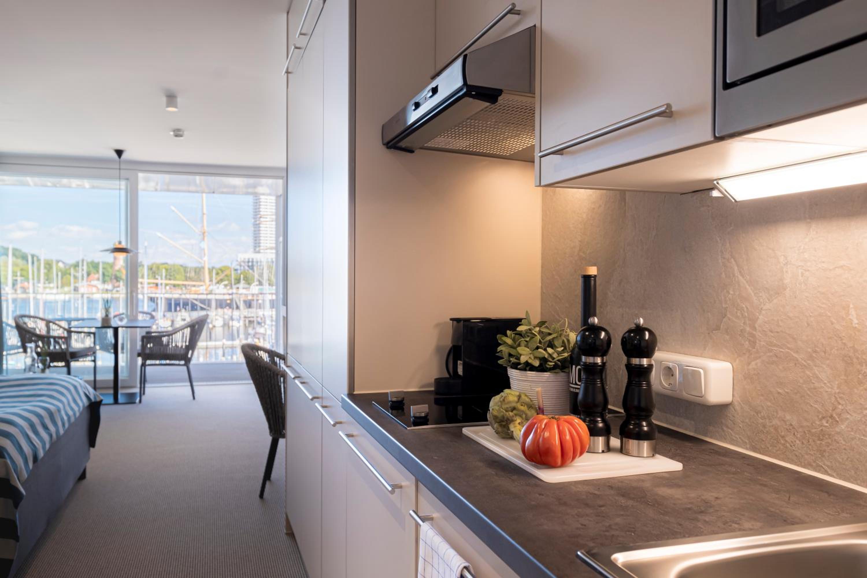 Superior Double Room with Water View thumbnail 6
