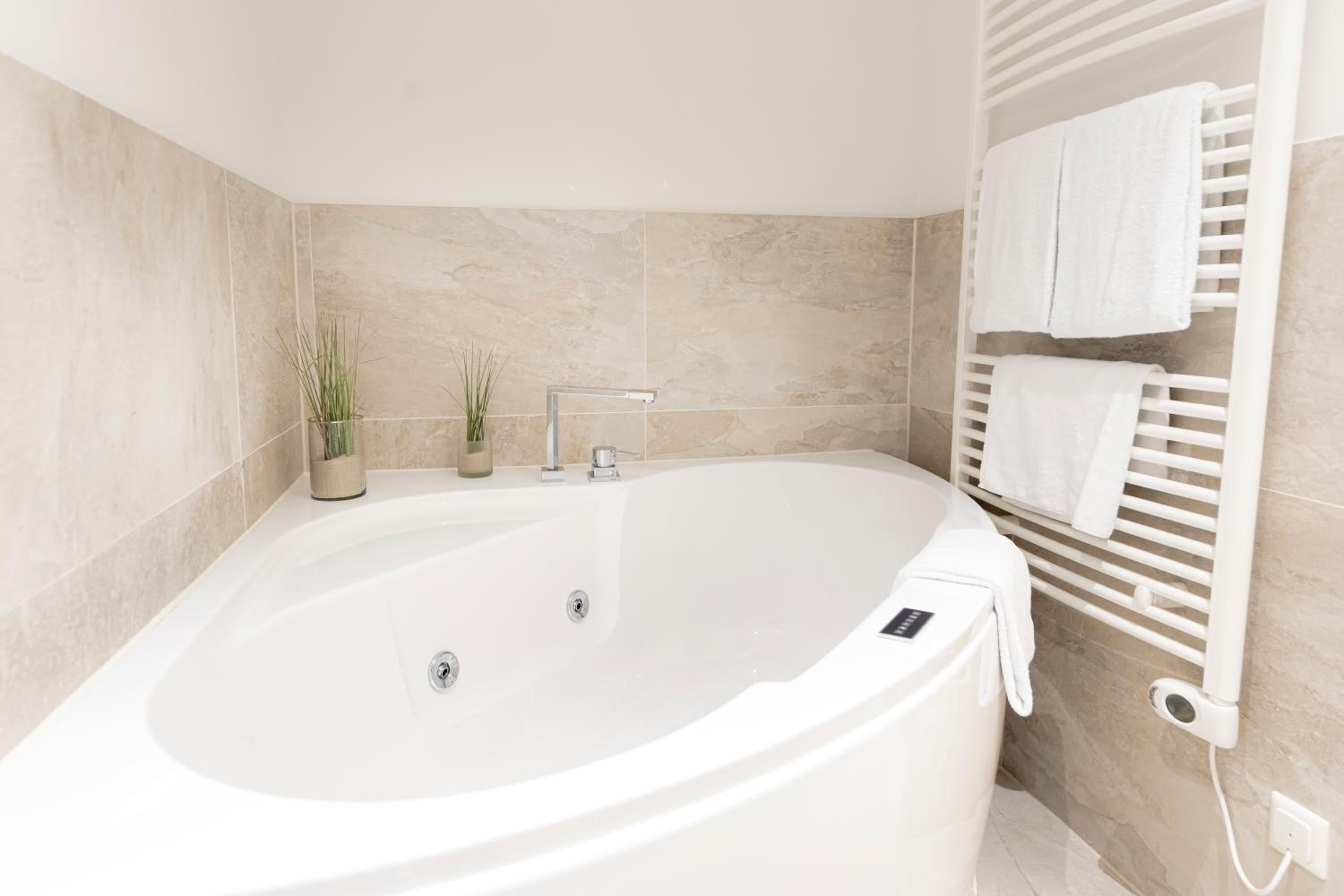 Penthouse Suite - Photo 8