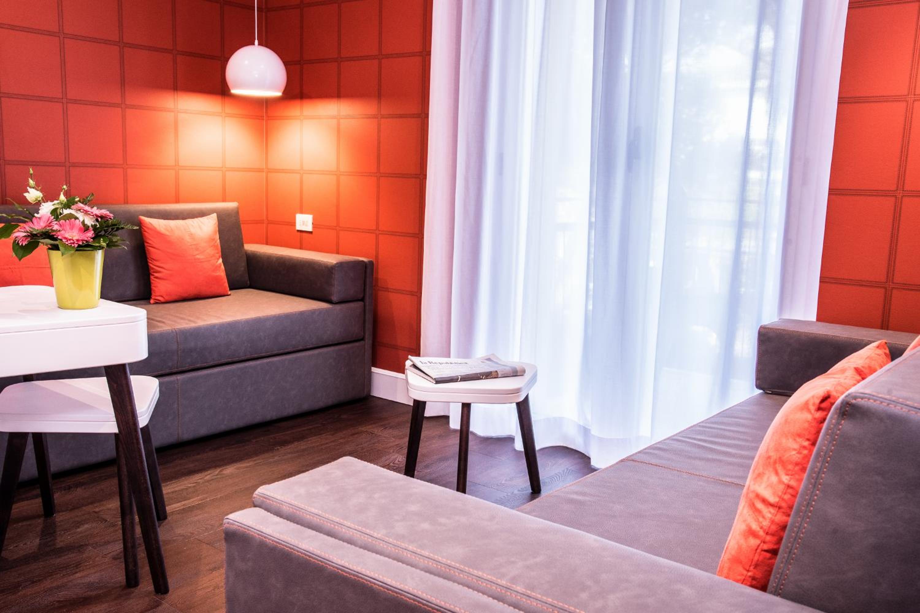 Deluxe Junior Suite - Photo 3