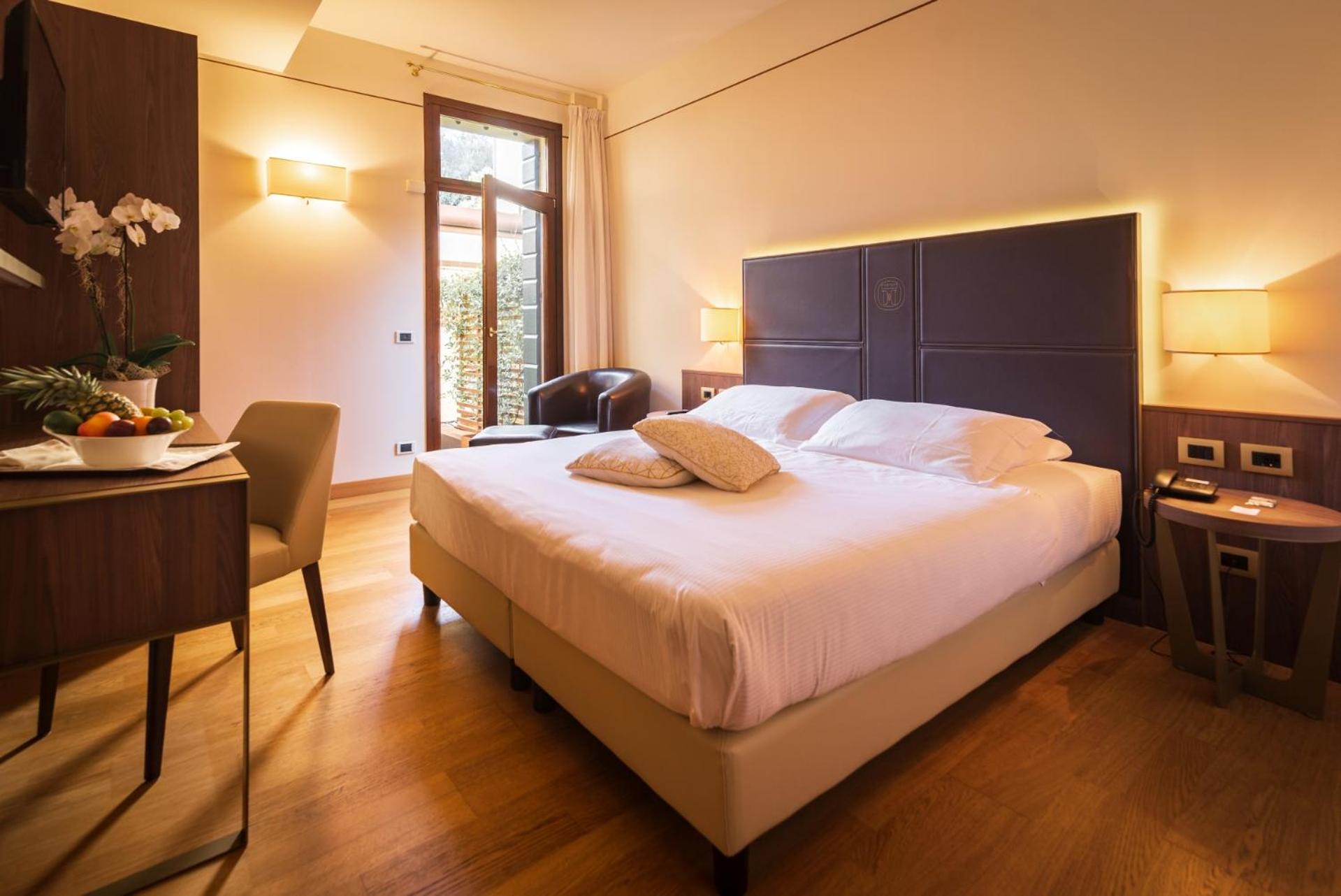 Double Room thumbnail 6