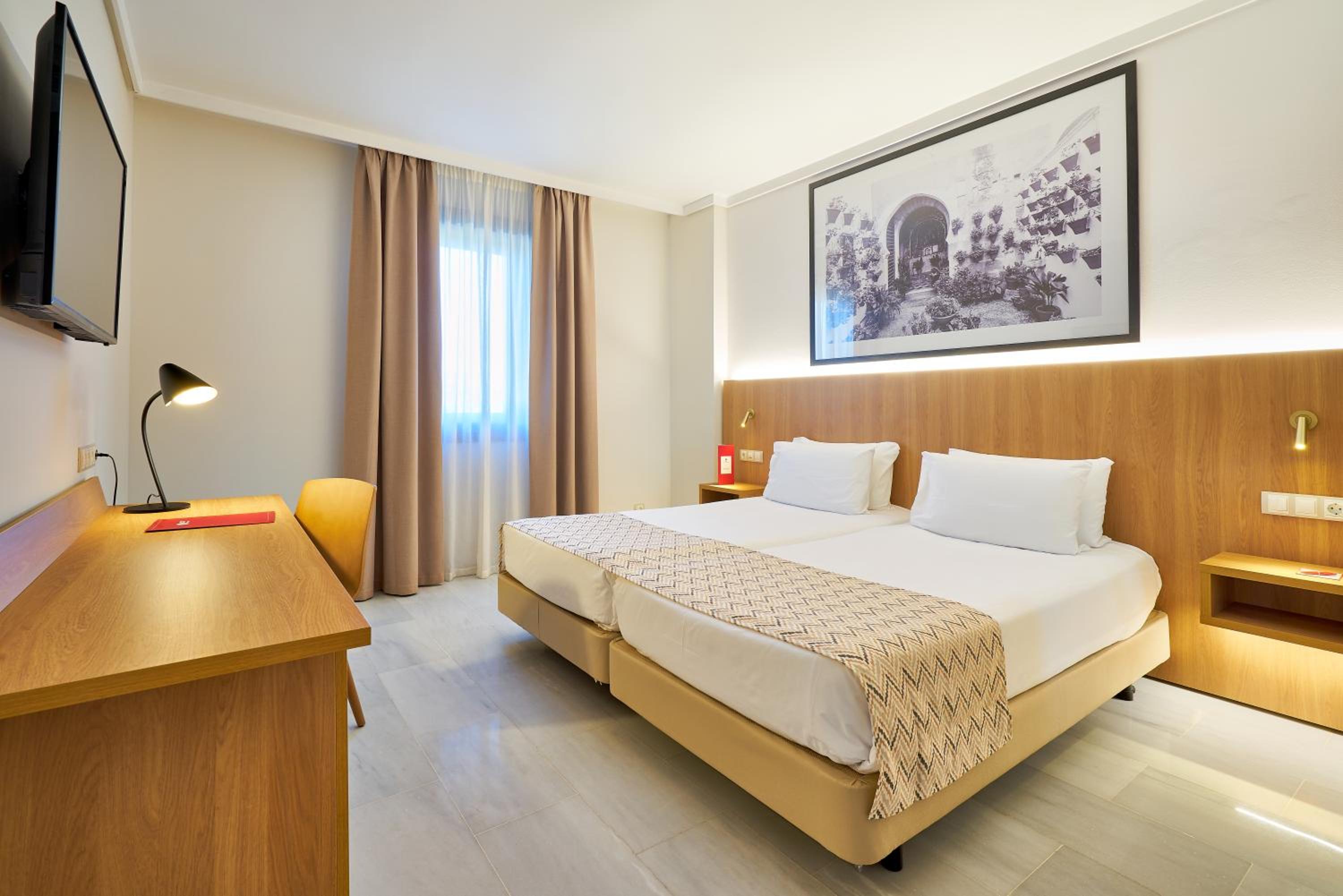  Double Room - Photo 1