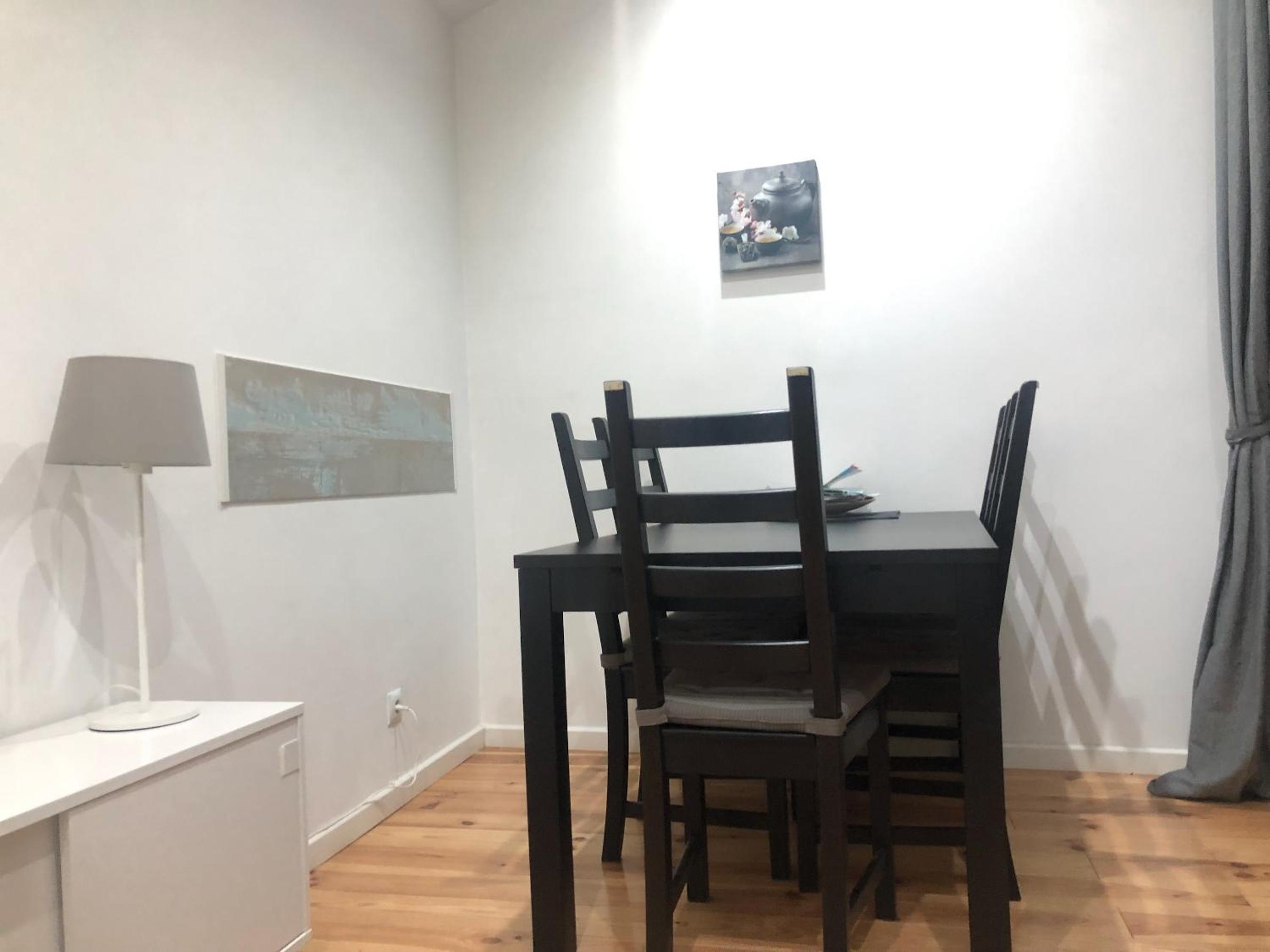 One-Bedroom Apartment photo 2