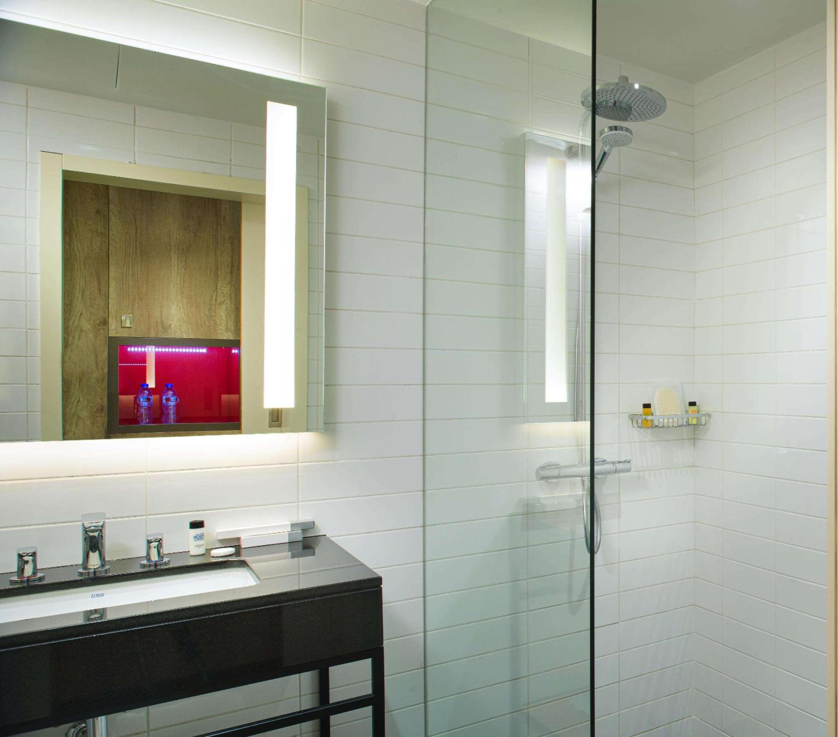 Queen Room - Disability Access photo 3