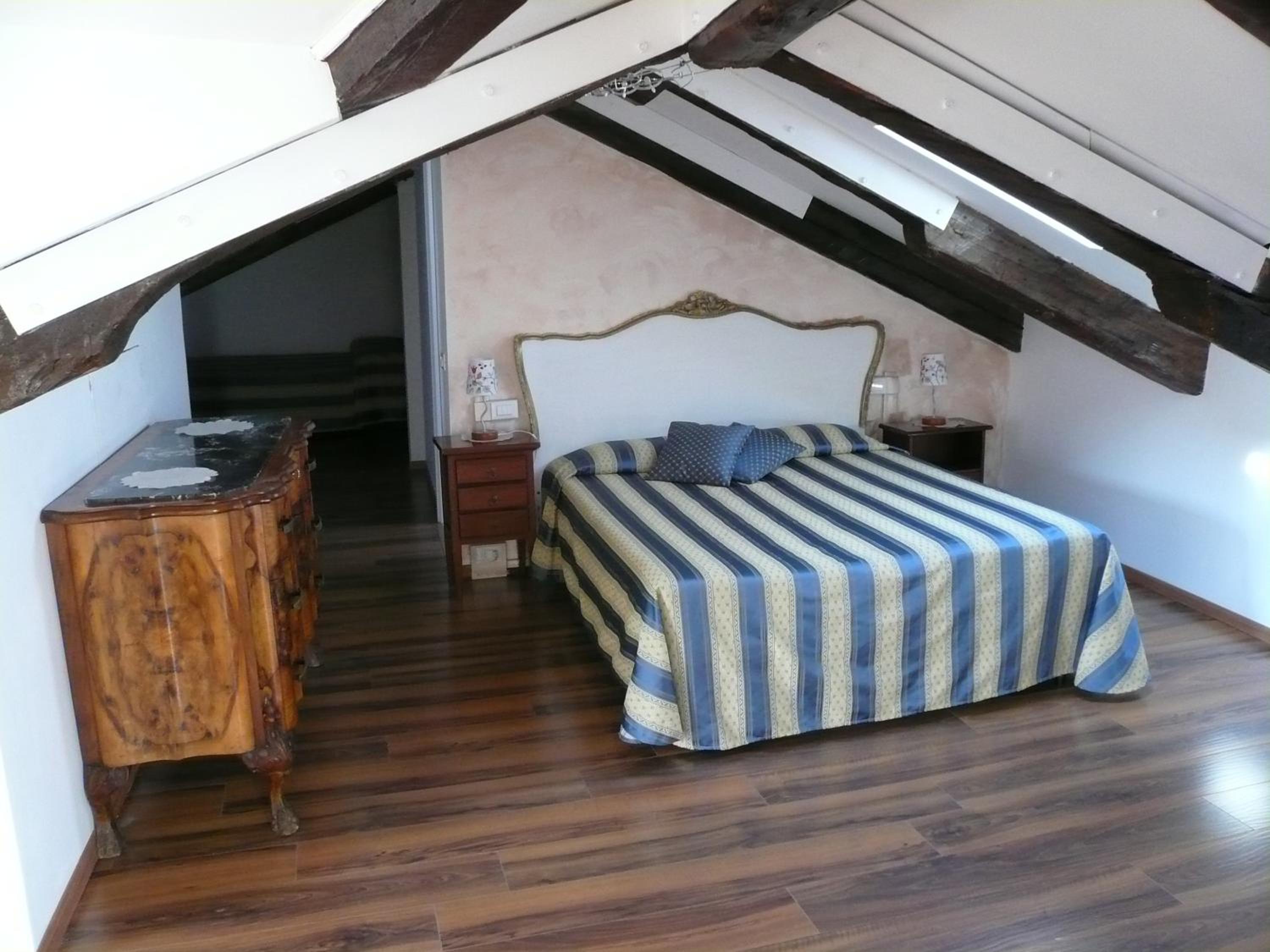 Family Room with Private Bathroom photo 1