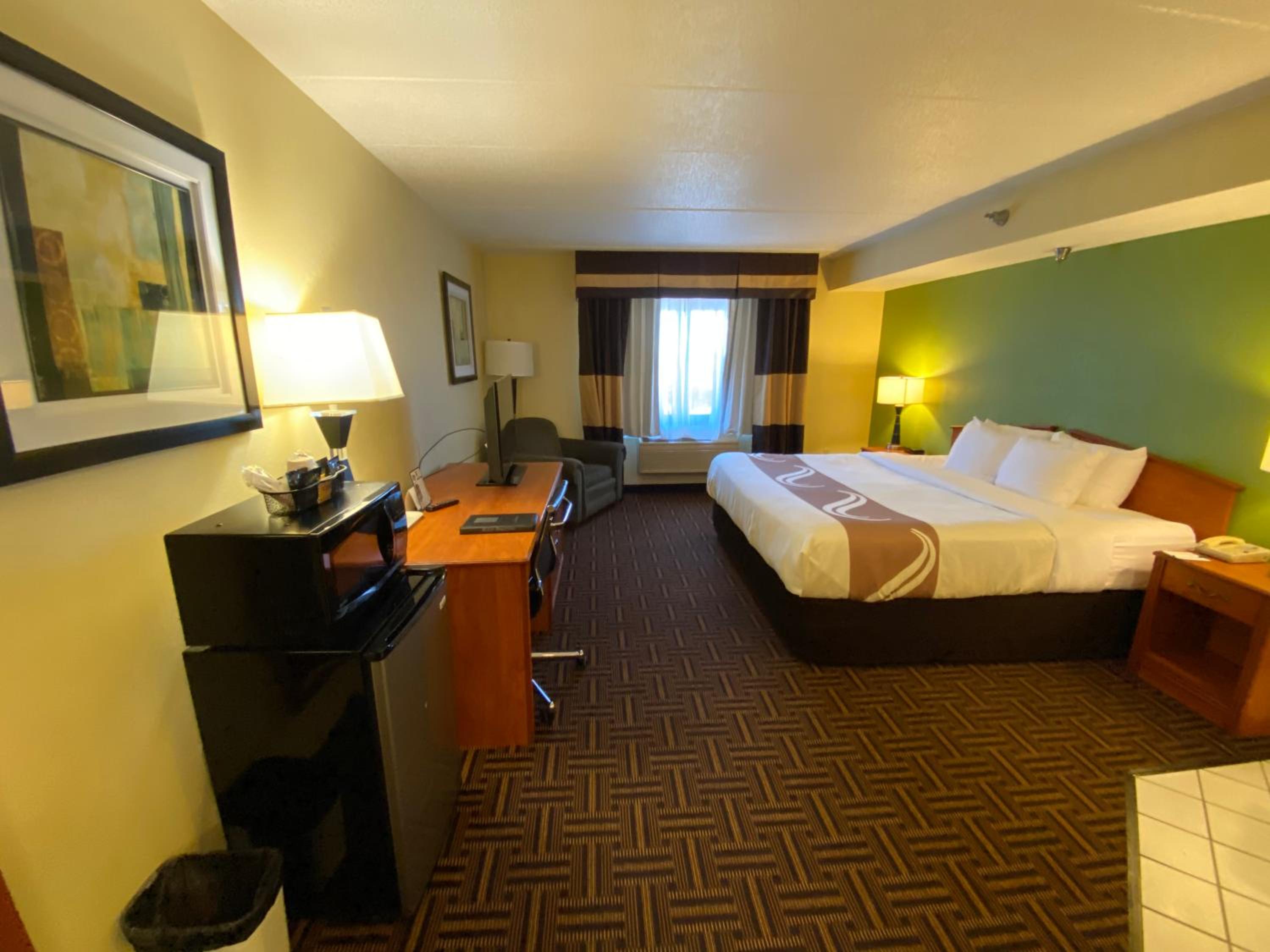 King Suite - Non-Smoking - Photo 1