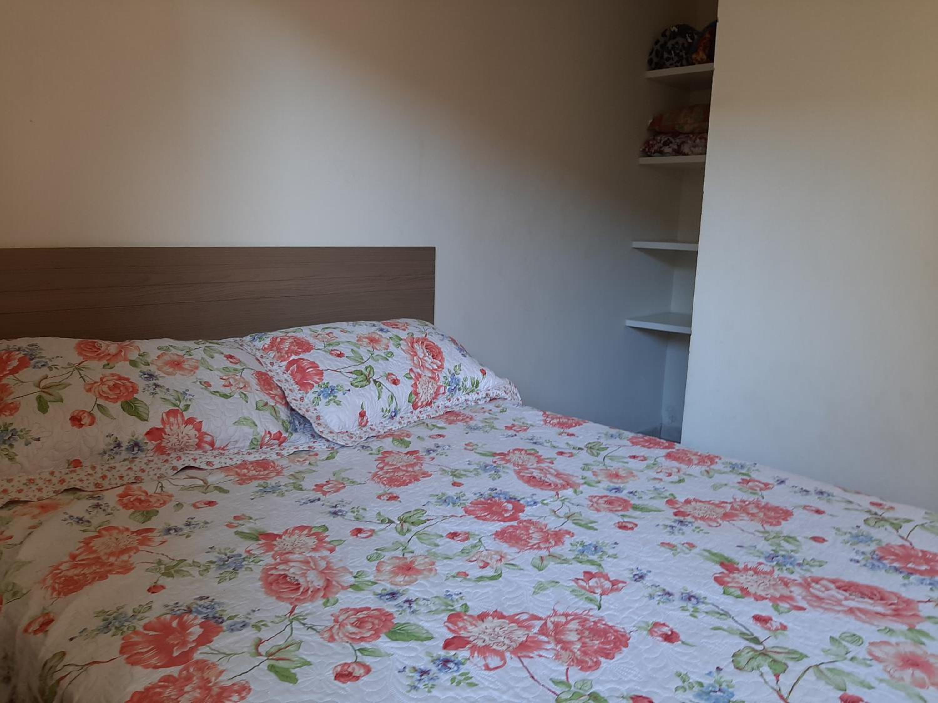 One-Bedroom Apartment - Photo 3