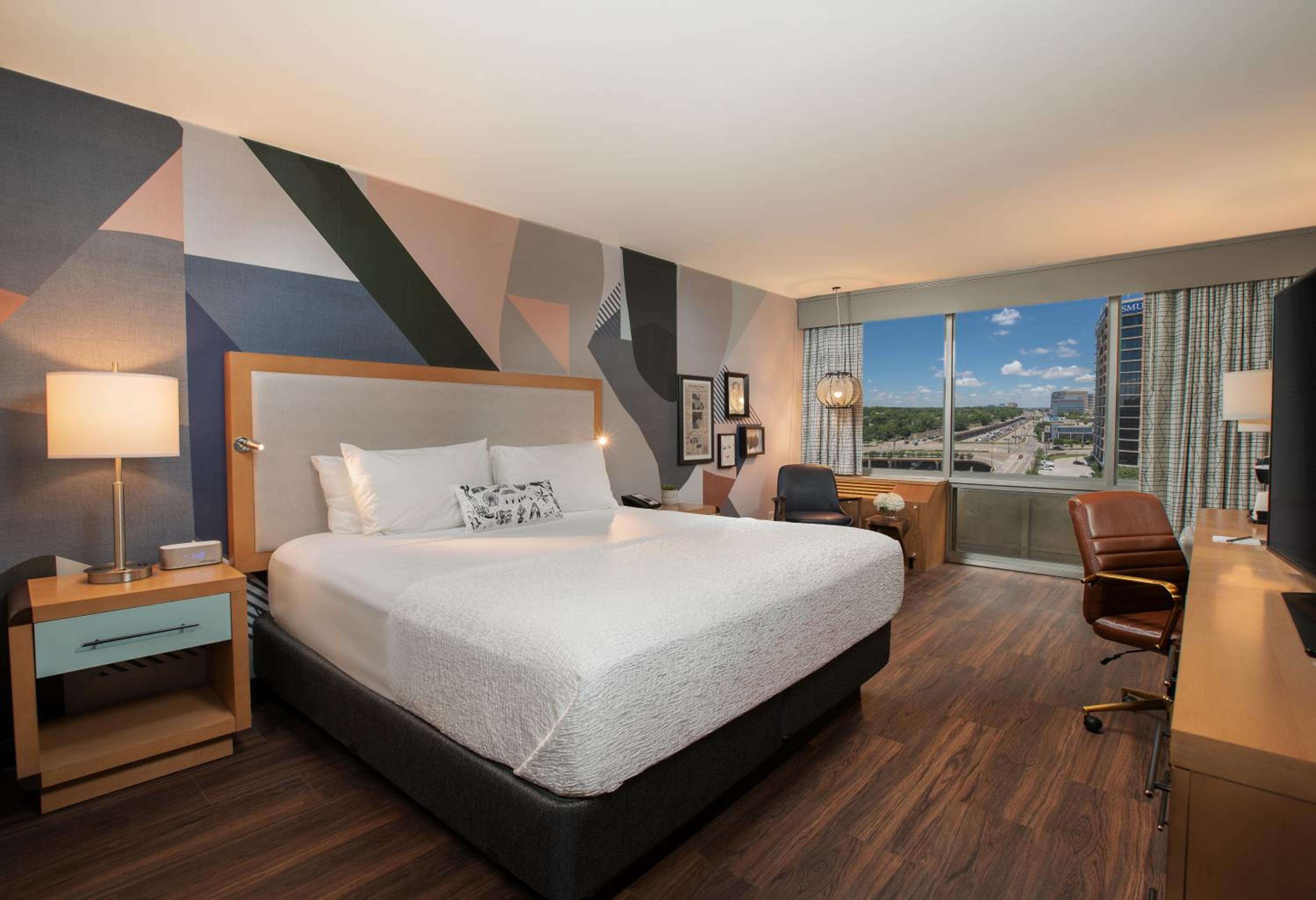 Deluxe King Room photo 1