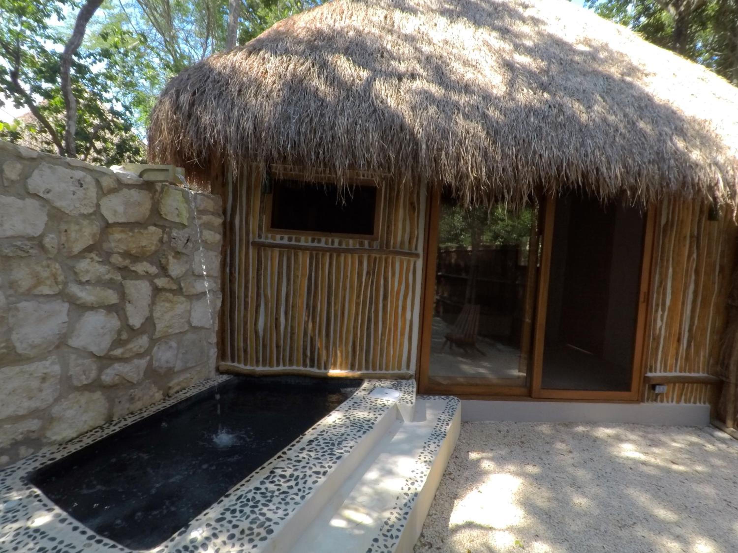 Deluxe Suite with Spa Bath - Photo 10