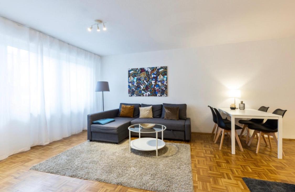 One-Bedroom Apartment photo 1