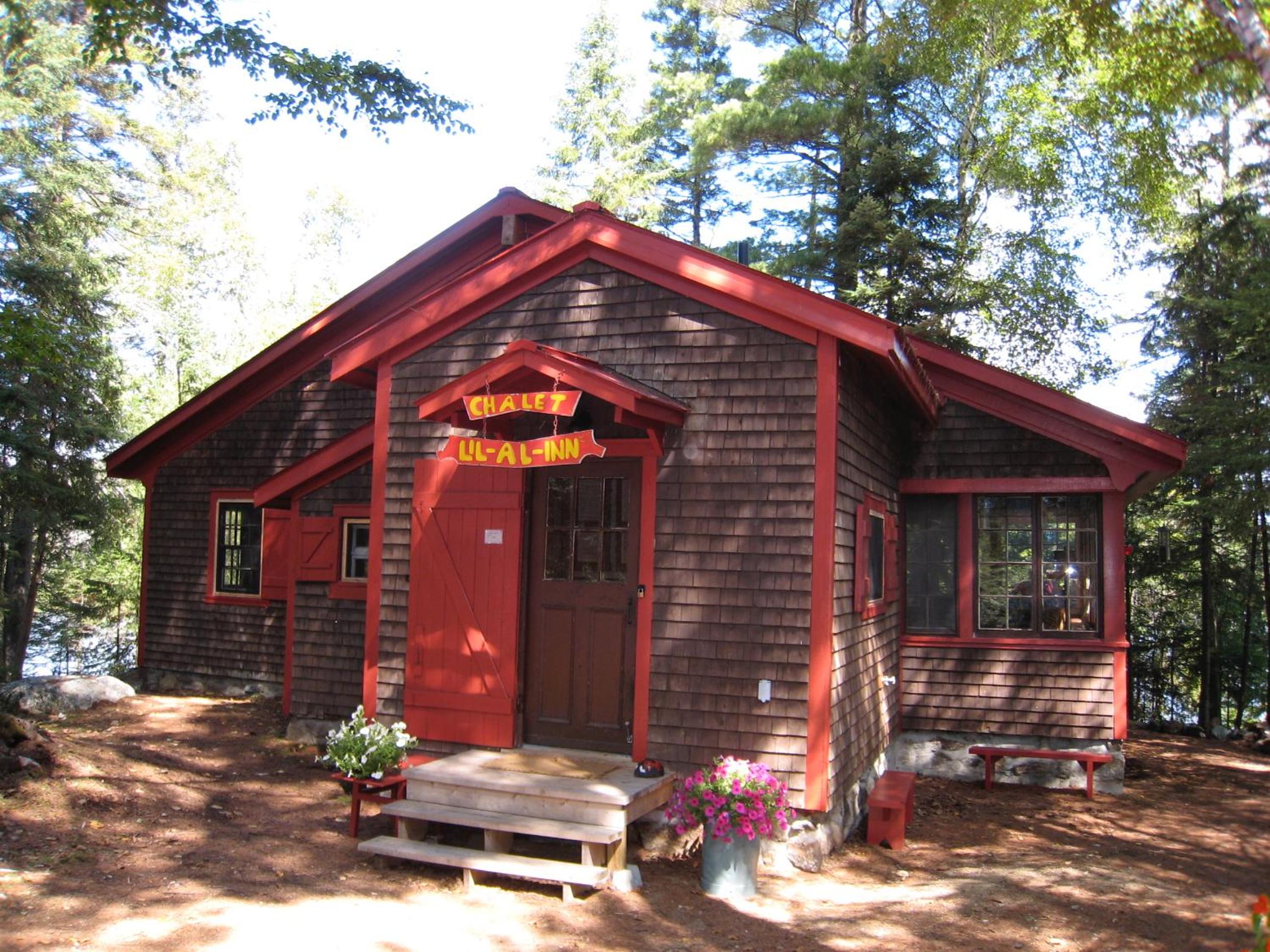Three-Bedroom Chalet - Photo 4