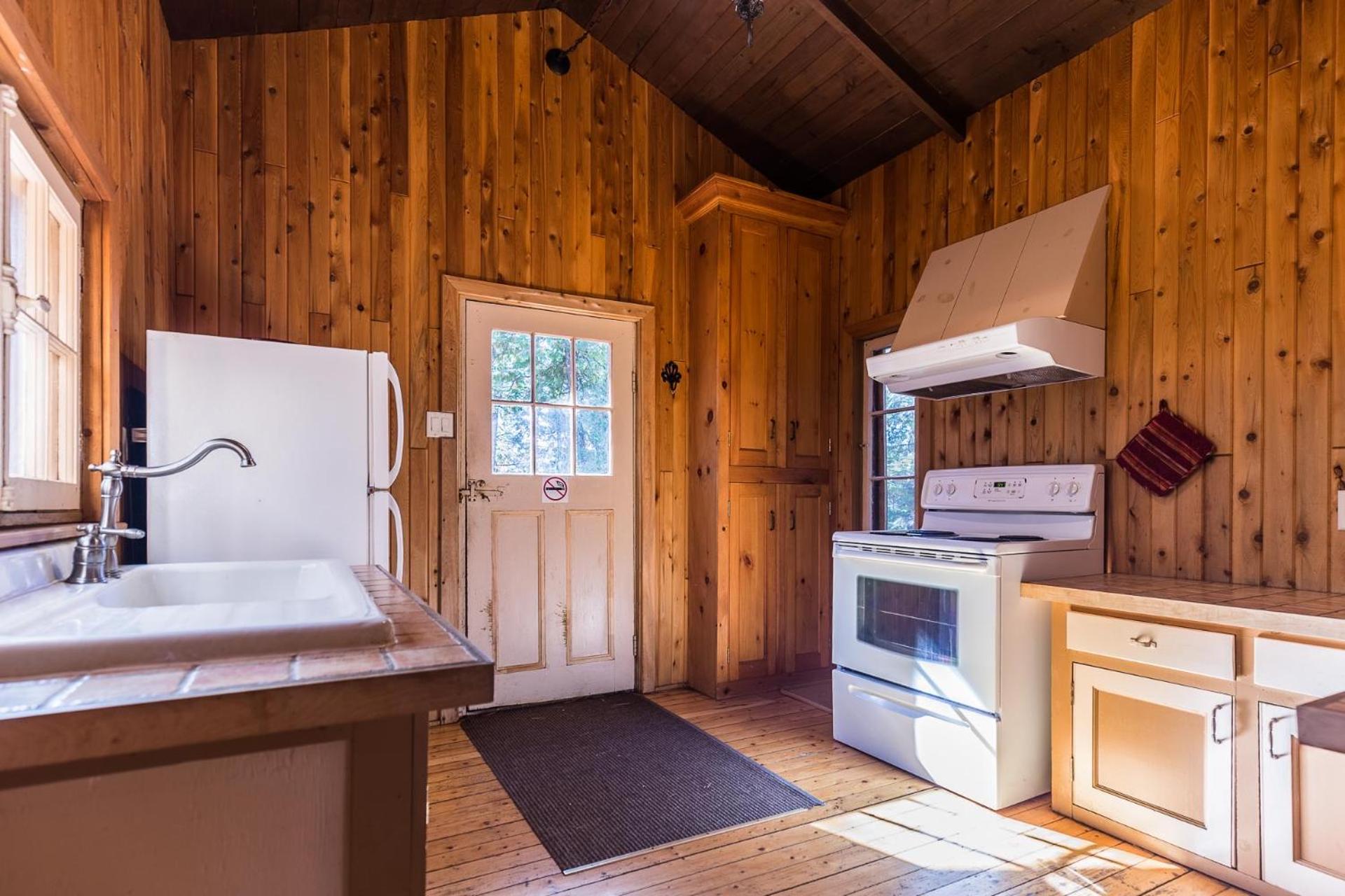 Three-Bedroom Chalet - Photo 15
