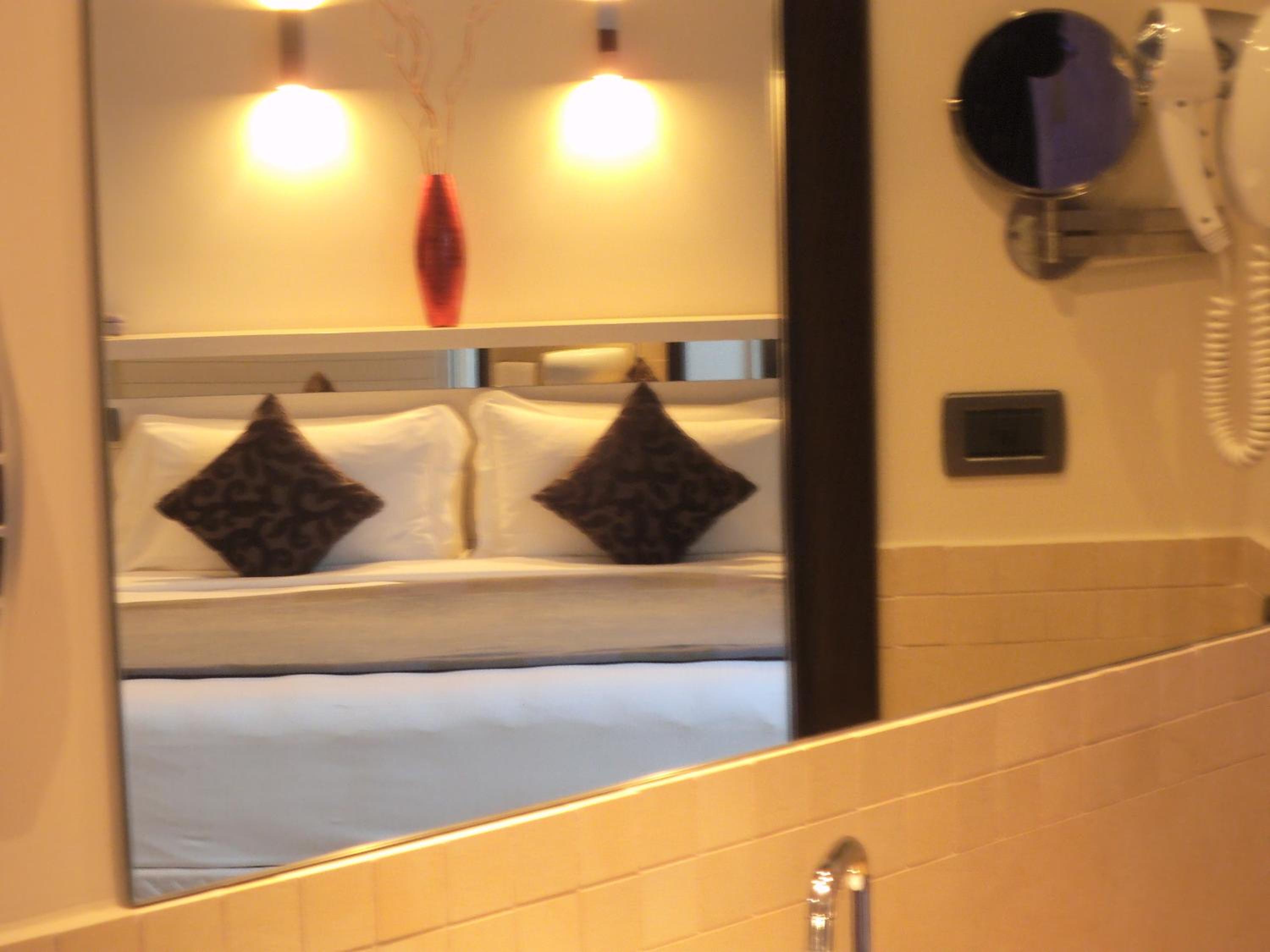Suite - Photo 8