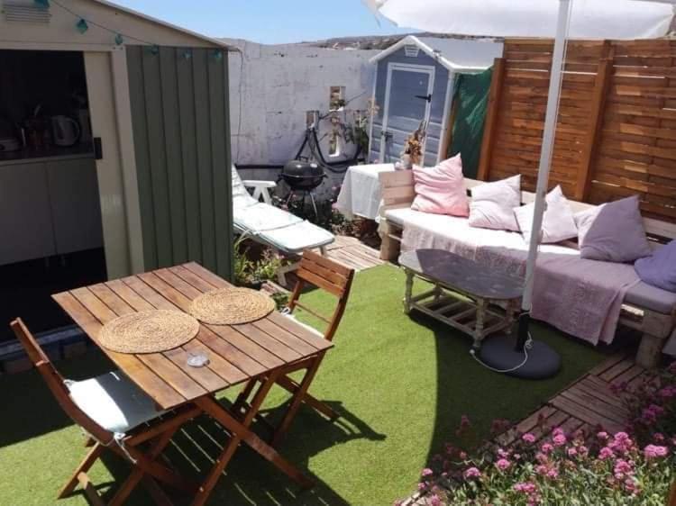Deluxe Double Room (2 Adults + 1 Child) - Photo 14