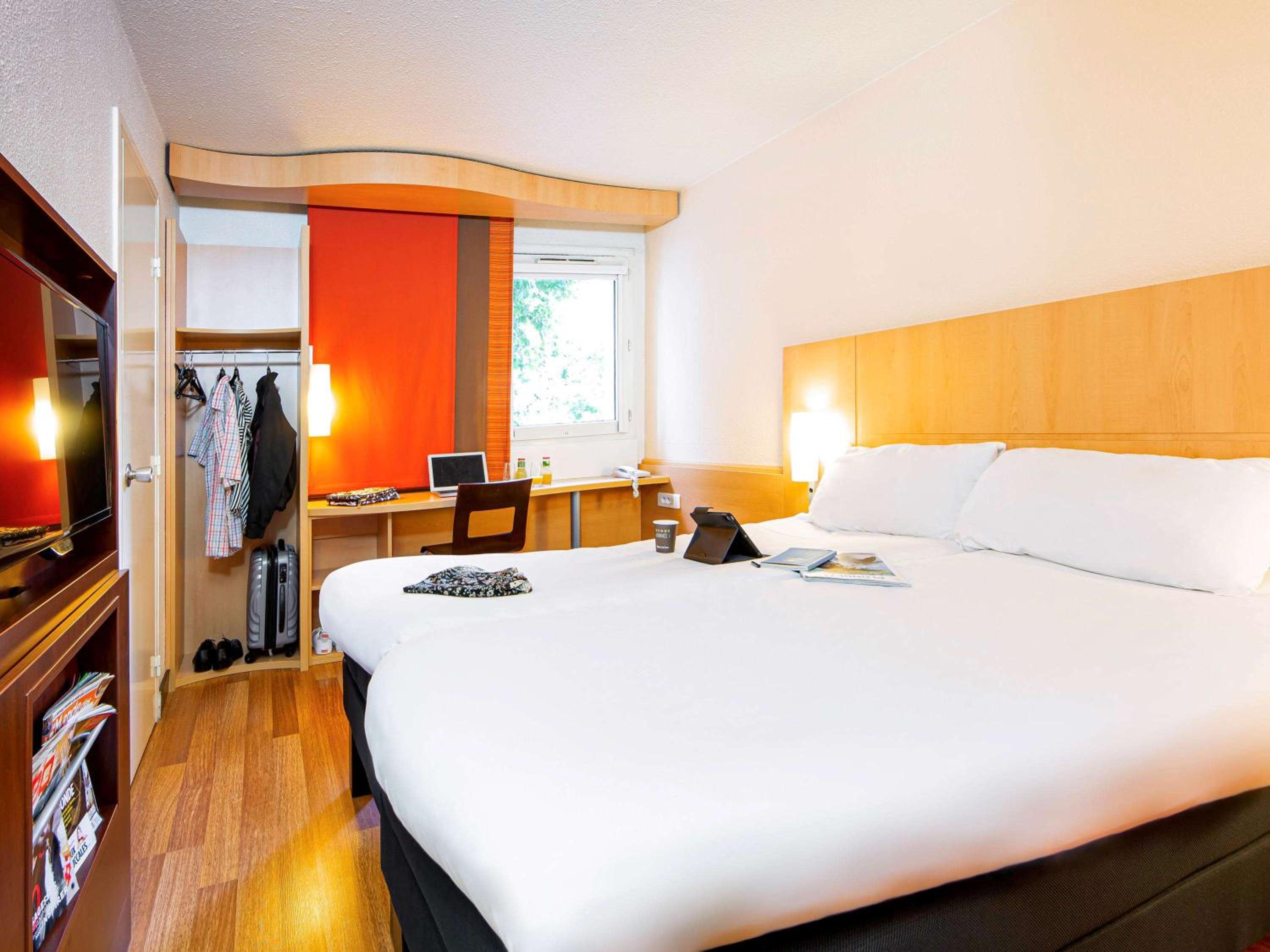Twin Room - Photo 2