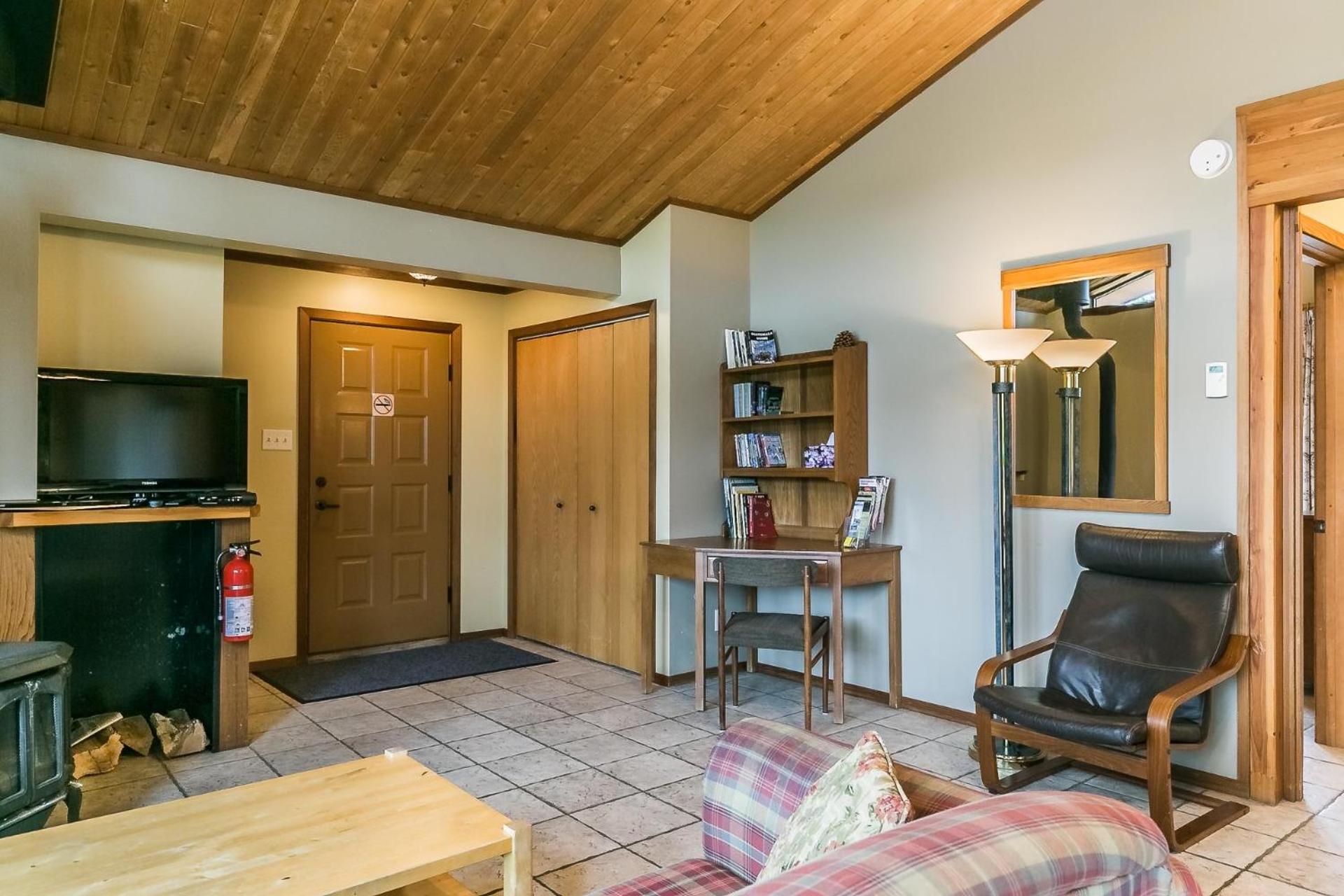 Two-Bedroom Chalet - Photo 9