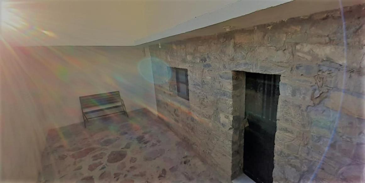 Double Room with Patio - Photo 3