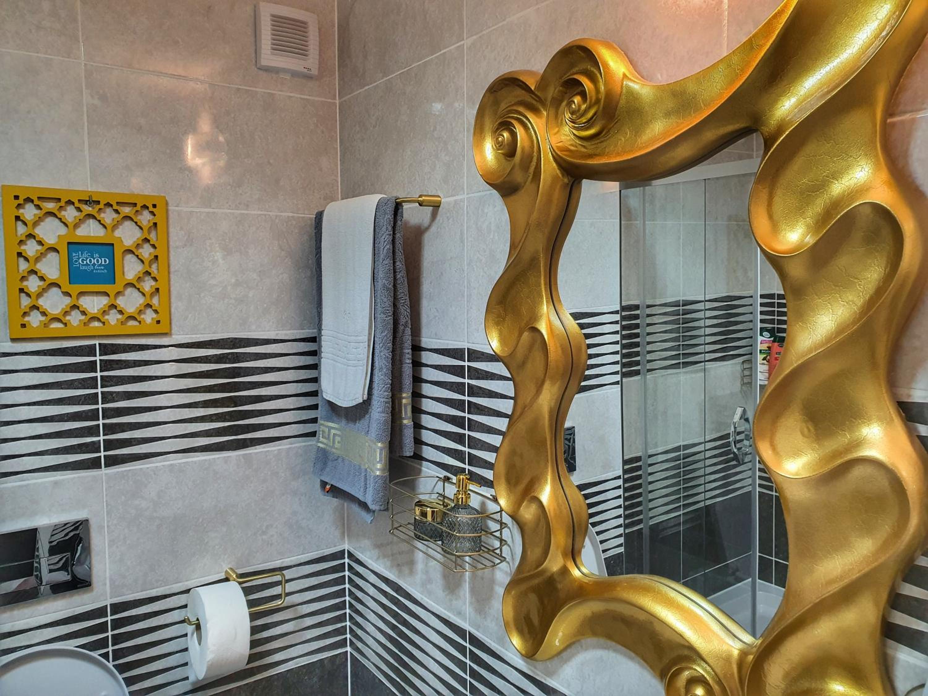 Deluxe Suite - Photo 12