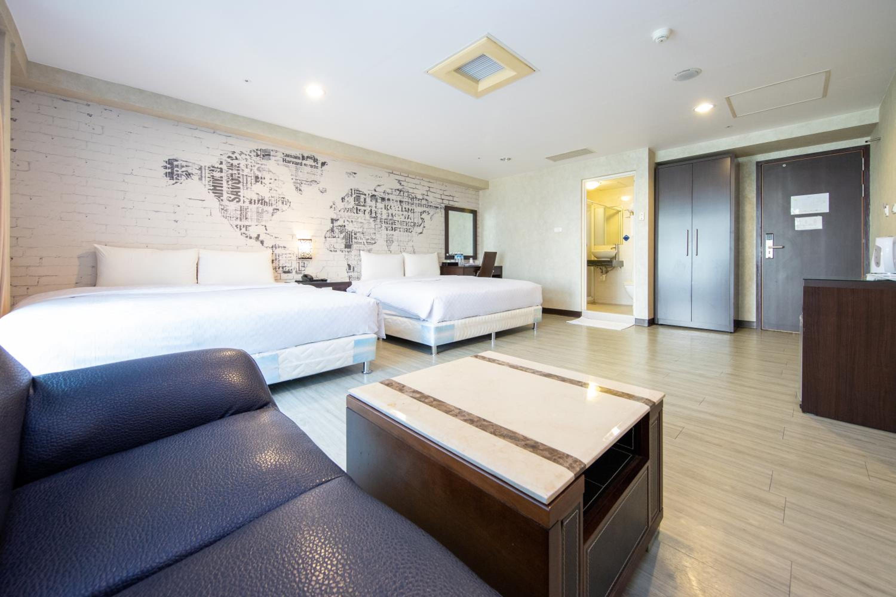 Standard Quadruple Room - Photo 7