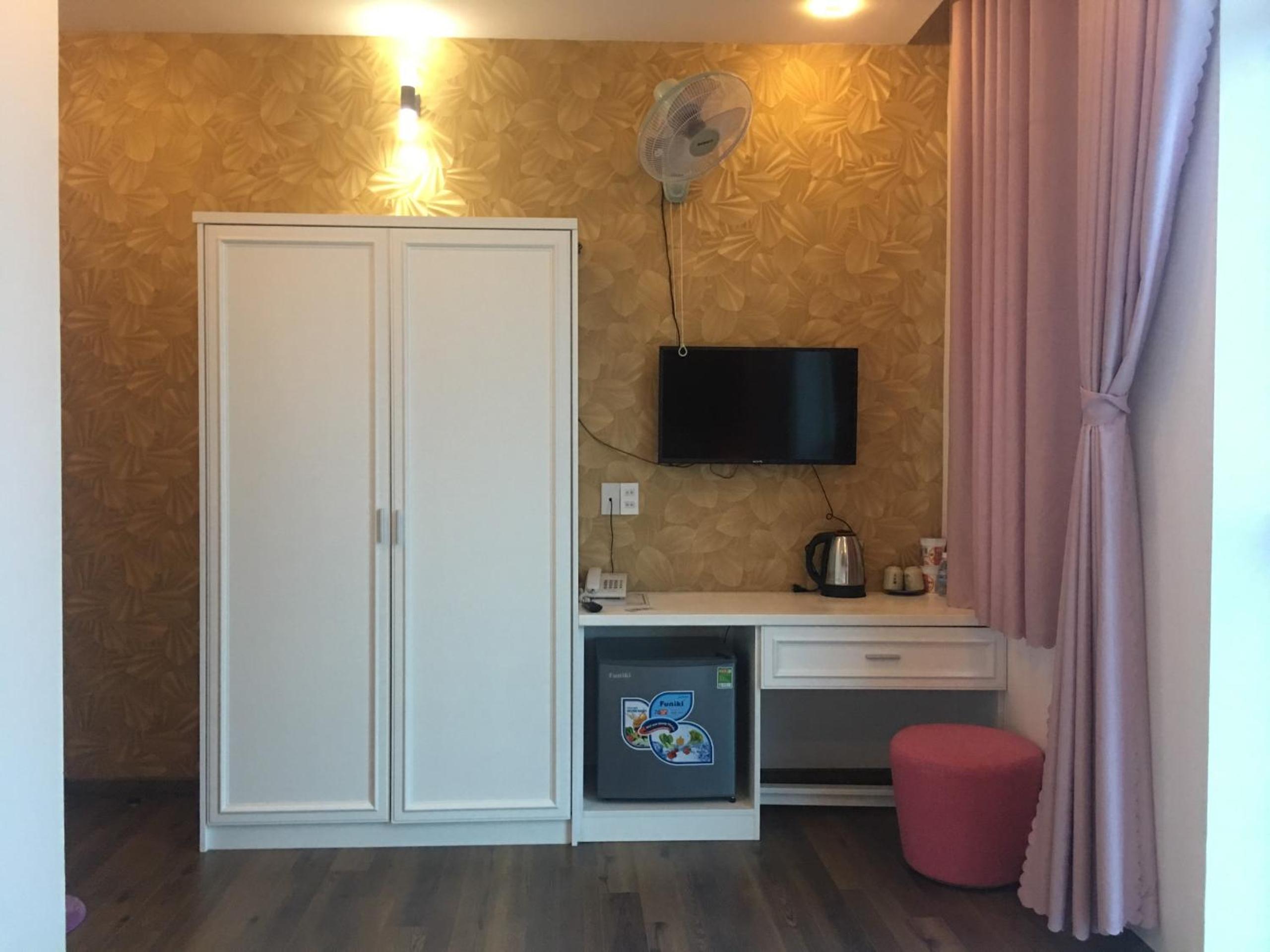Twin Room with City View