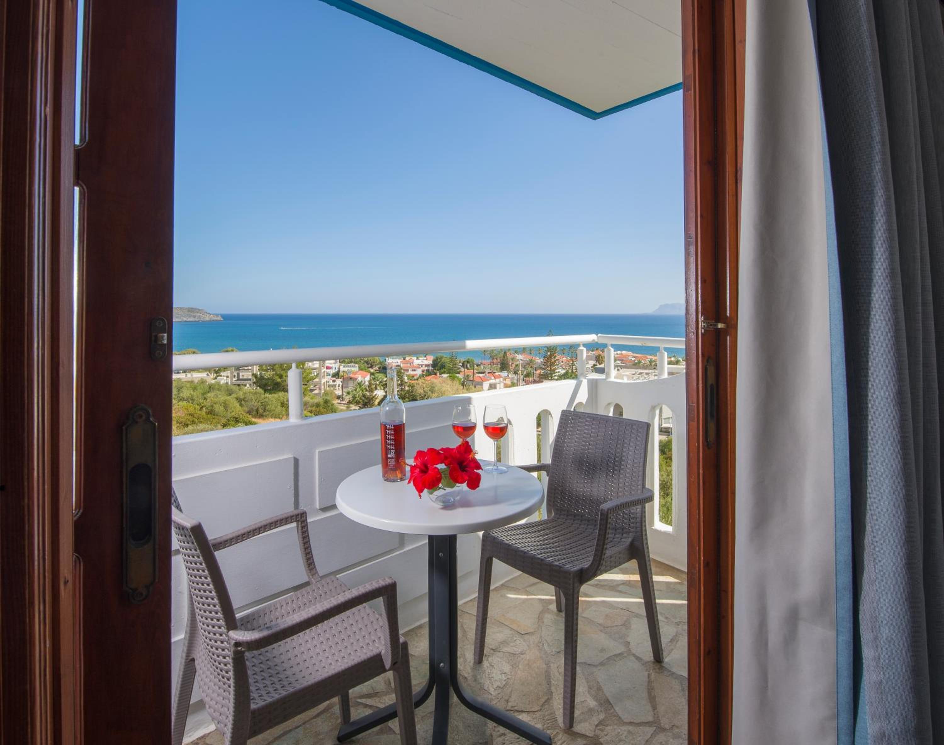 Studio with Sea View (2 Adults) - Photo 24