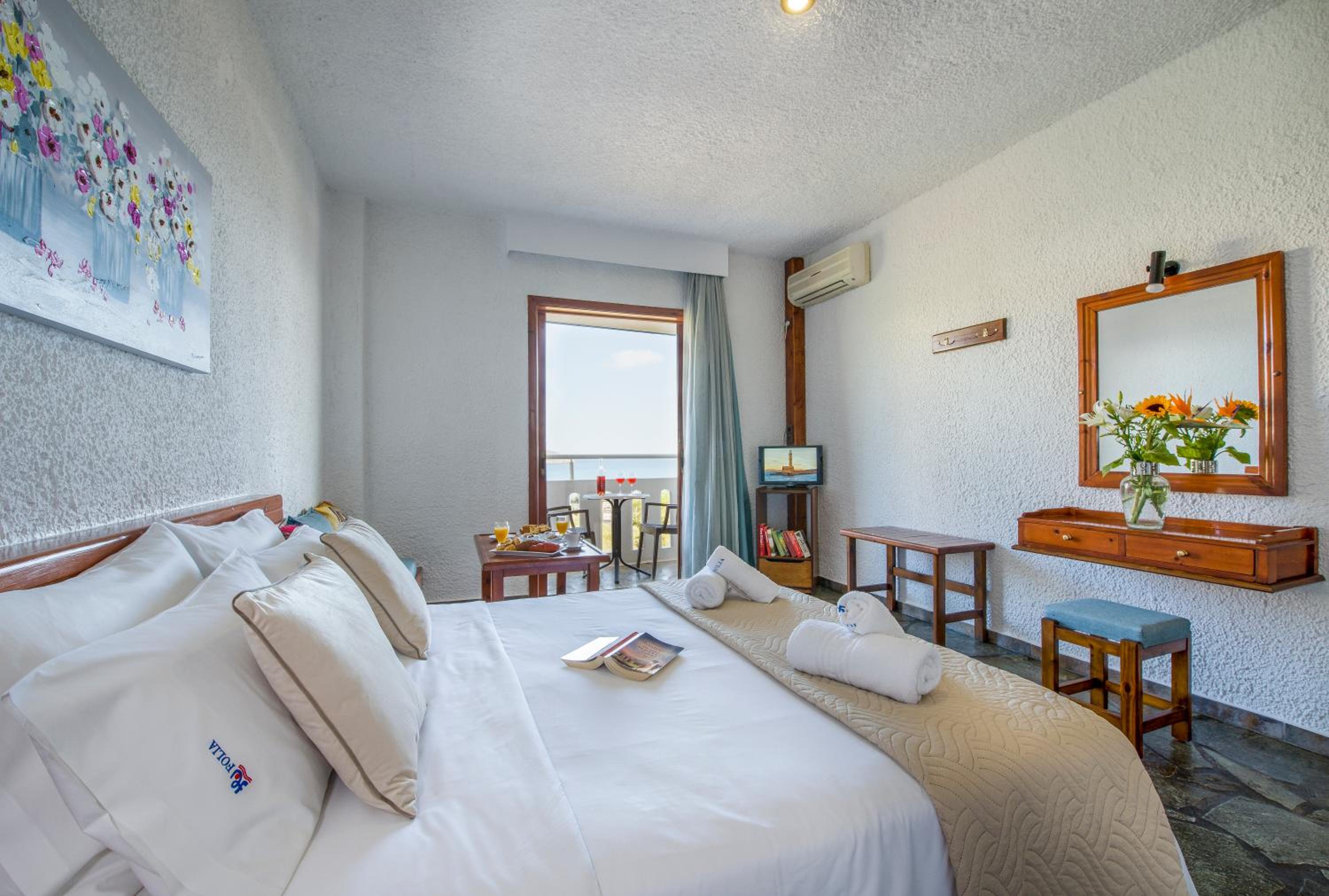 Studio with Sea View (2 Adults) - Photo 13