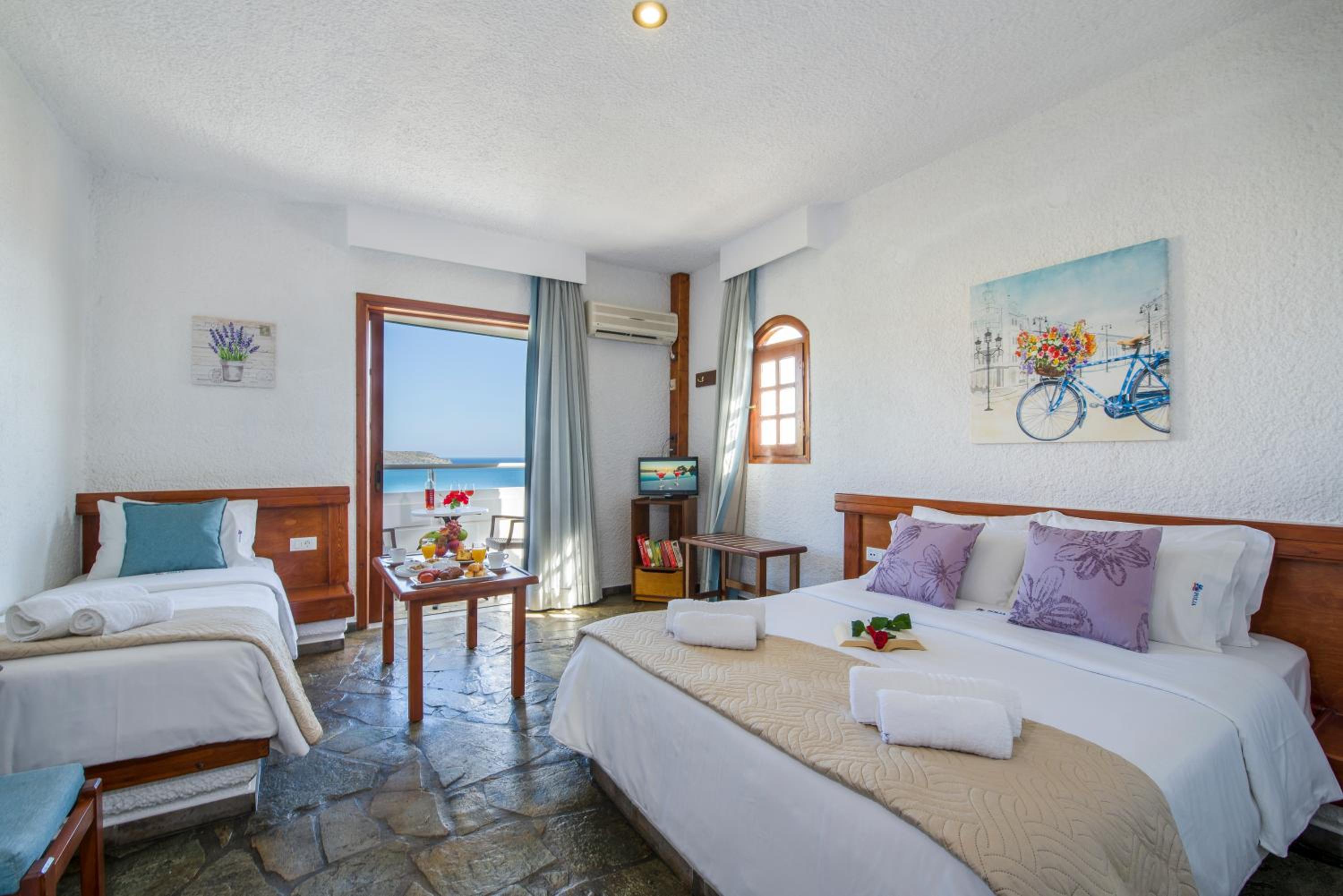 Studio with Sea View (2 Adults) - Photo 12