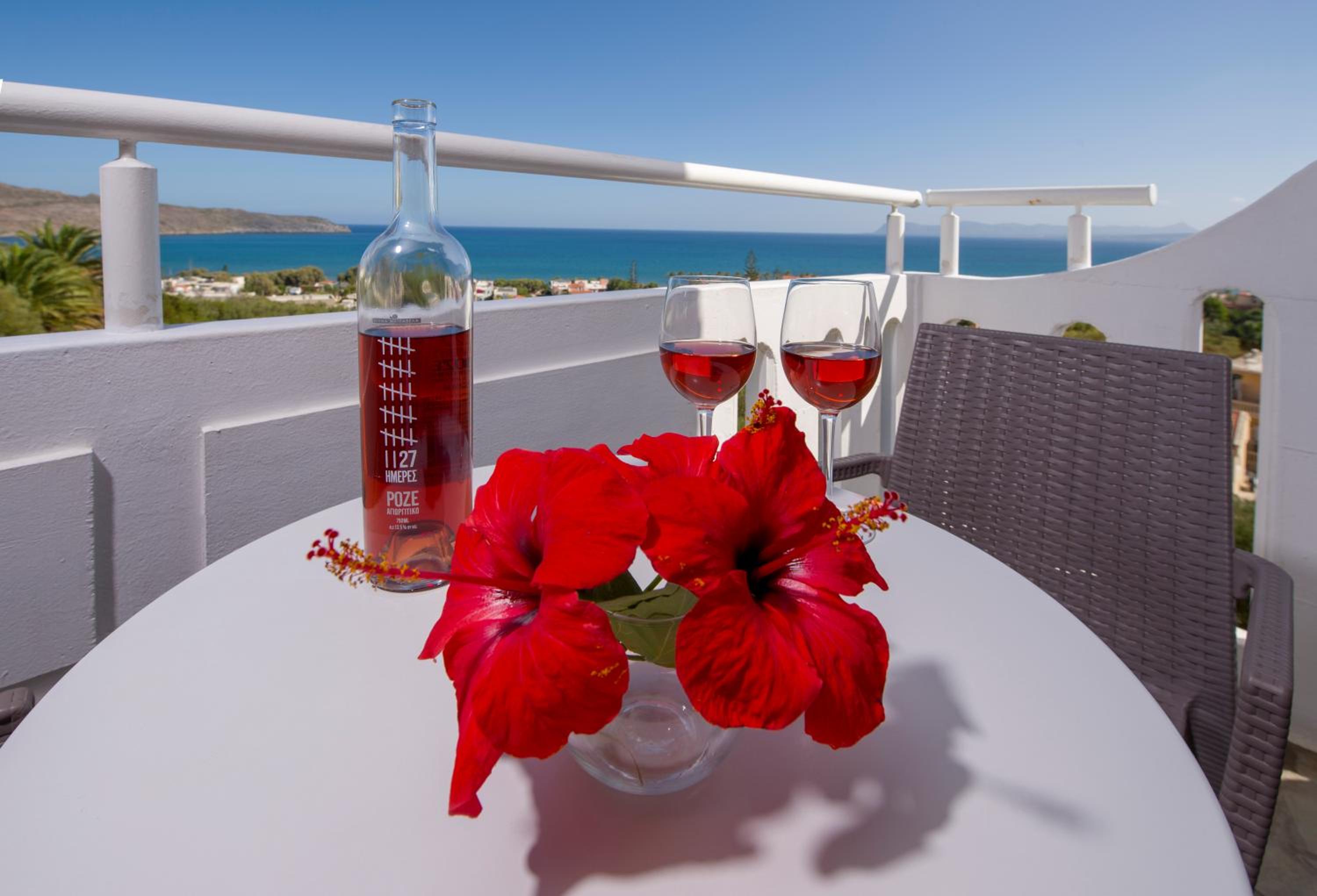 Studio with Sea View (2 Adults) - Photo 9