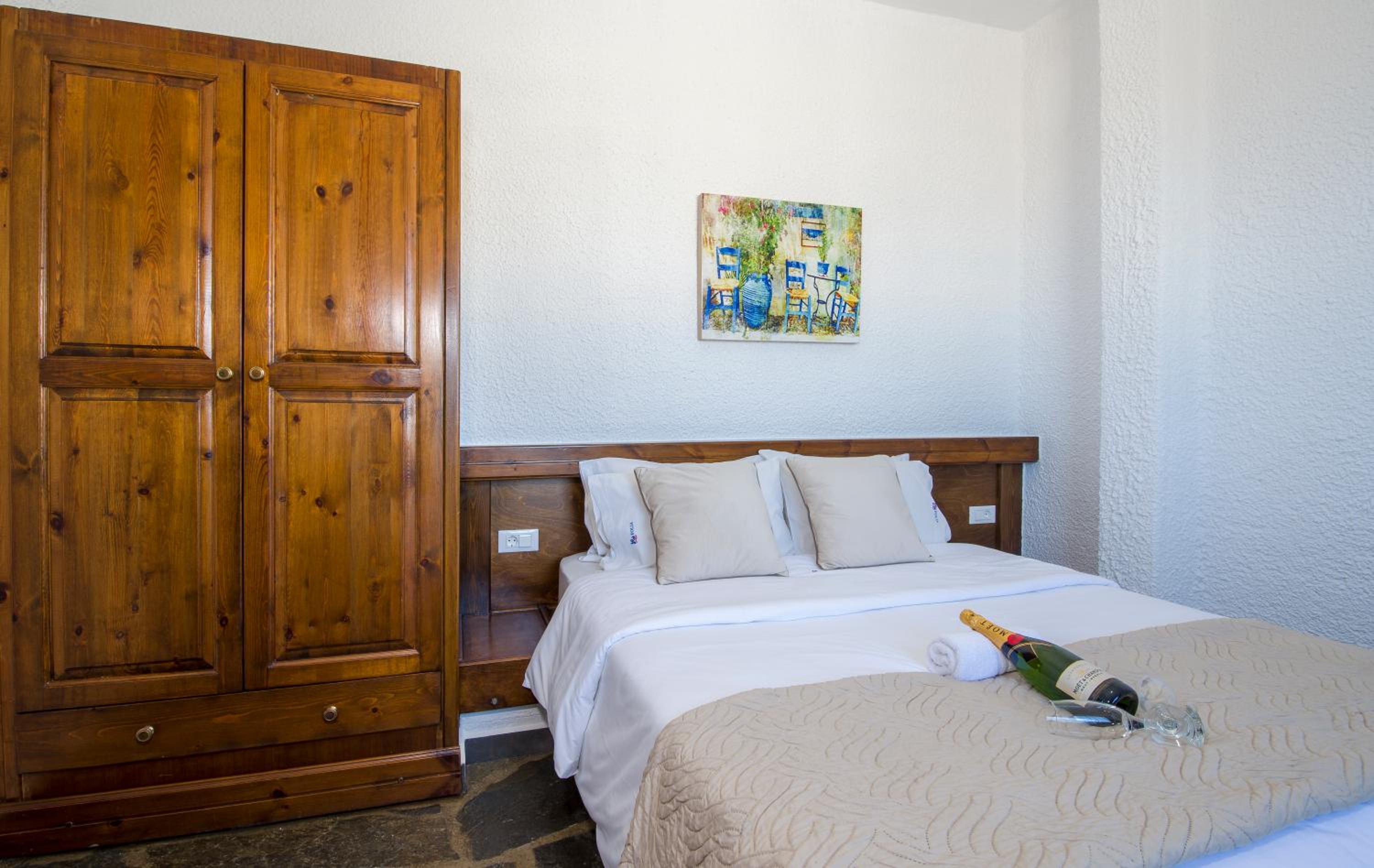 One-Bedroom Apartment with Sea View - Photo 4