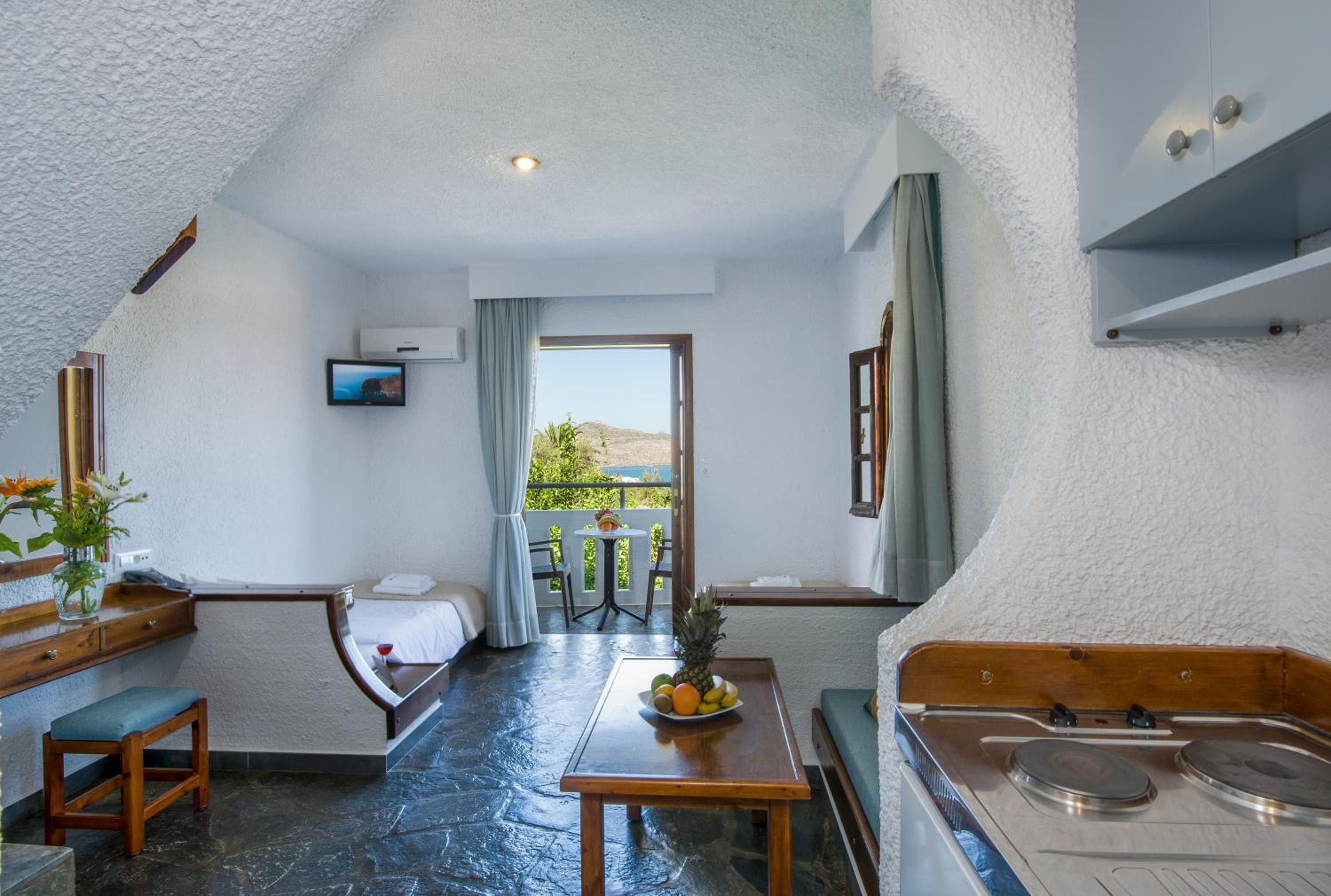 Studio with Sea View (2 Adults) - Photo 2