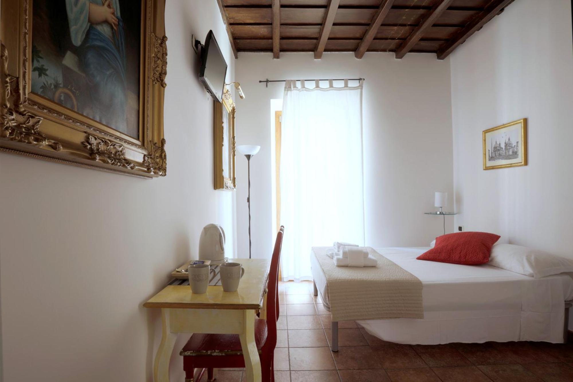 Standard One-Bedroom Apartment photo 1