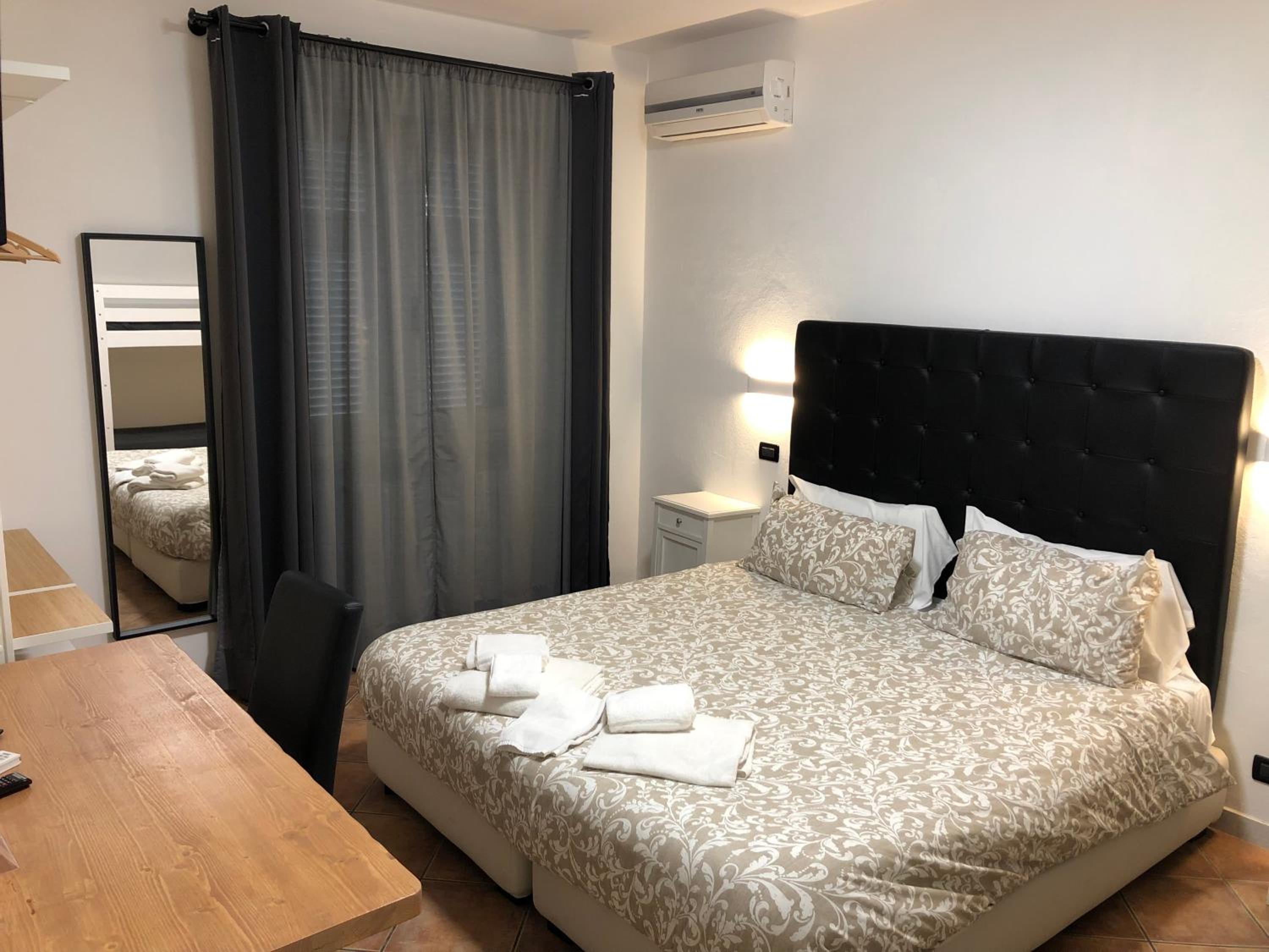 Deluxe Quadruple Room - Photo 4