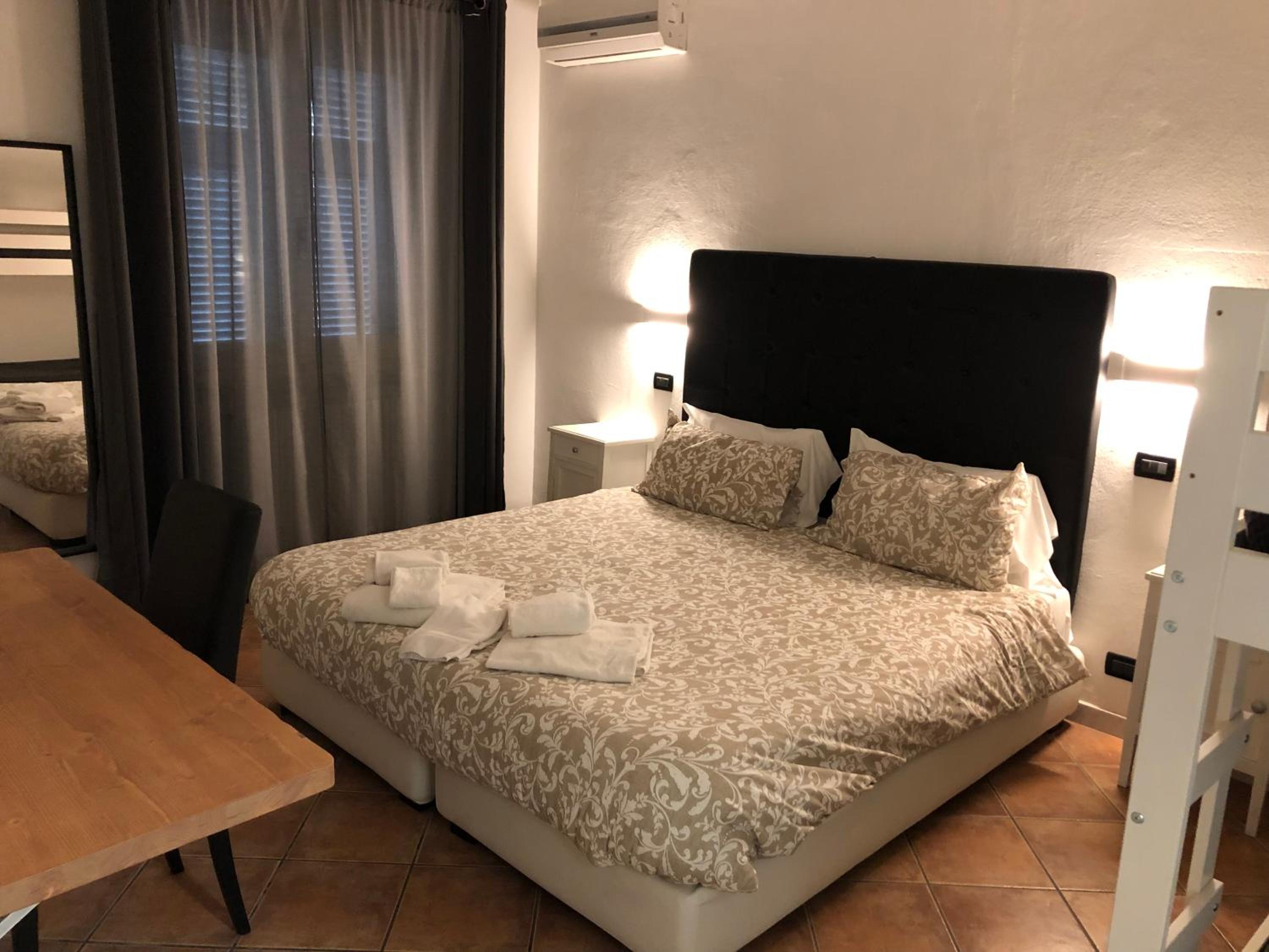Deluxe Quadruple Room - Photo 1