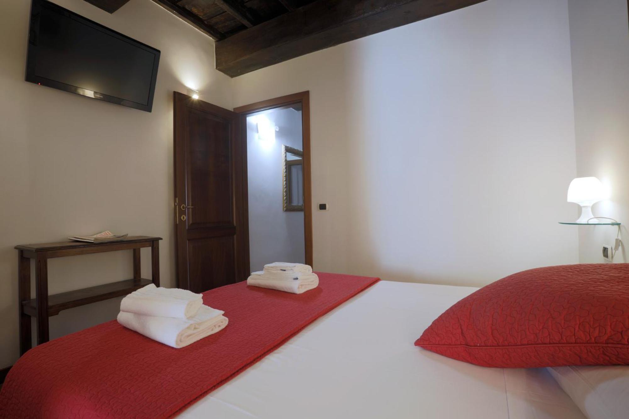 Triple Room with Balcony photo 2