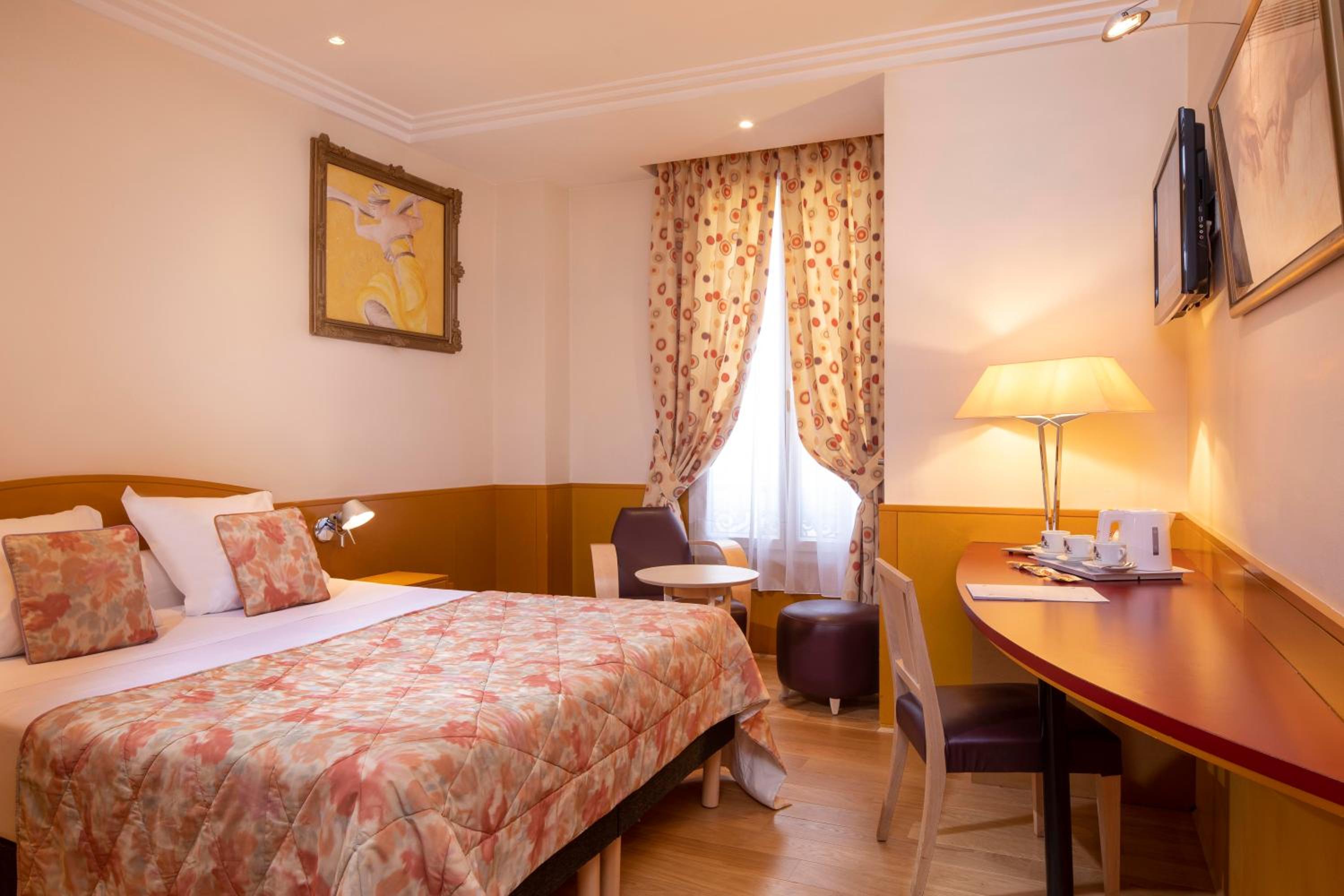 Interconnecting Room photo 2