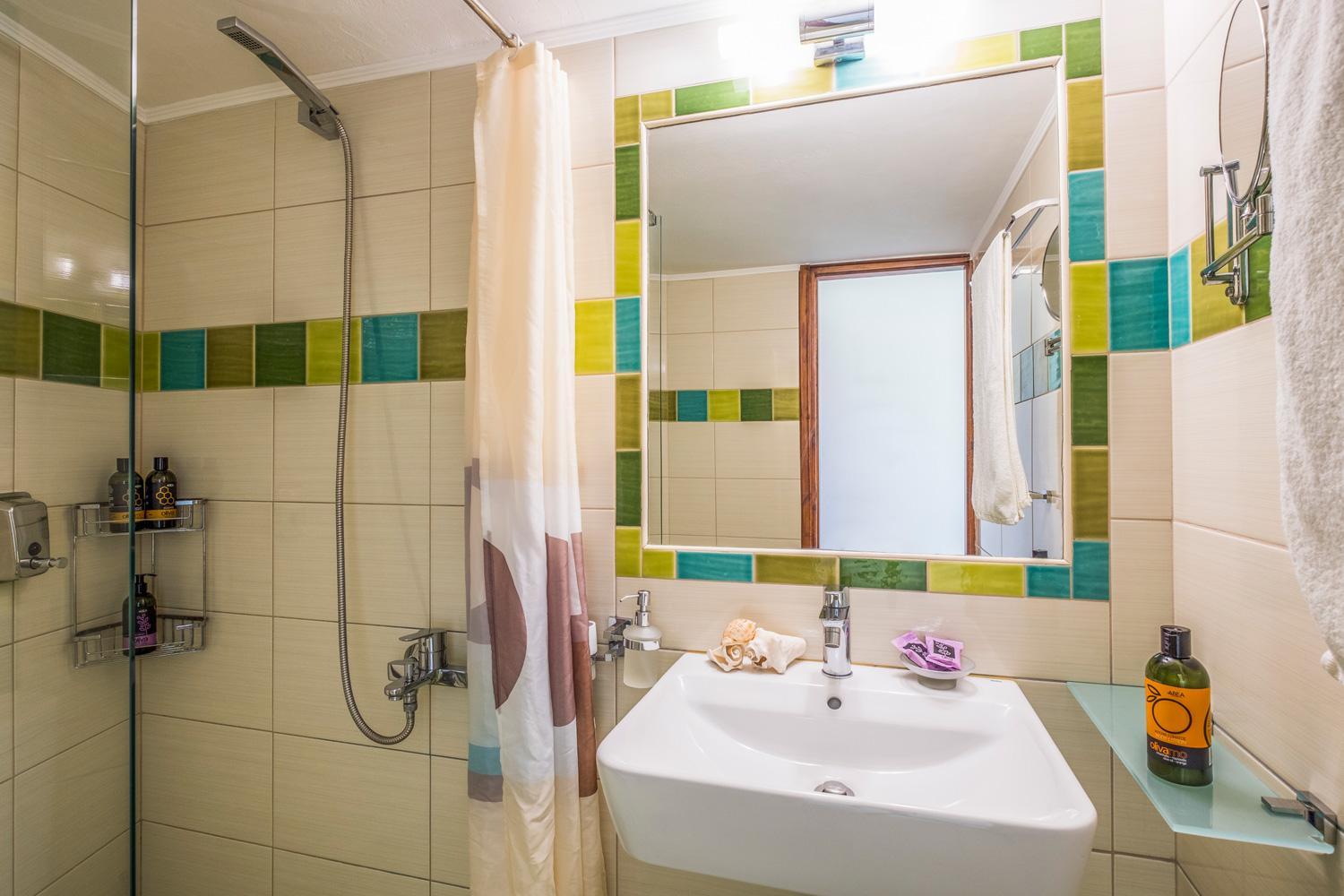 Superior Triple Room - Photo 9
