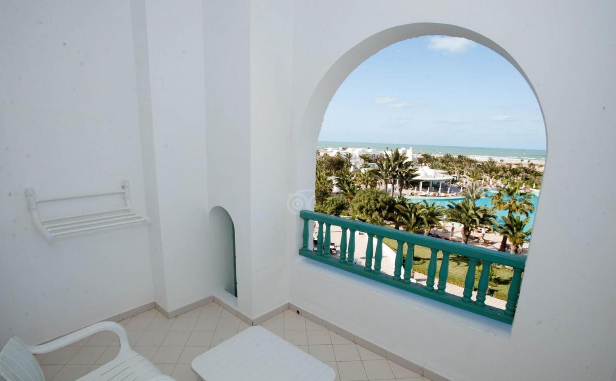 Twin Room with Sea View photo 3