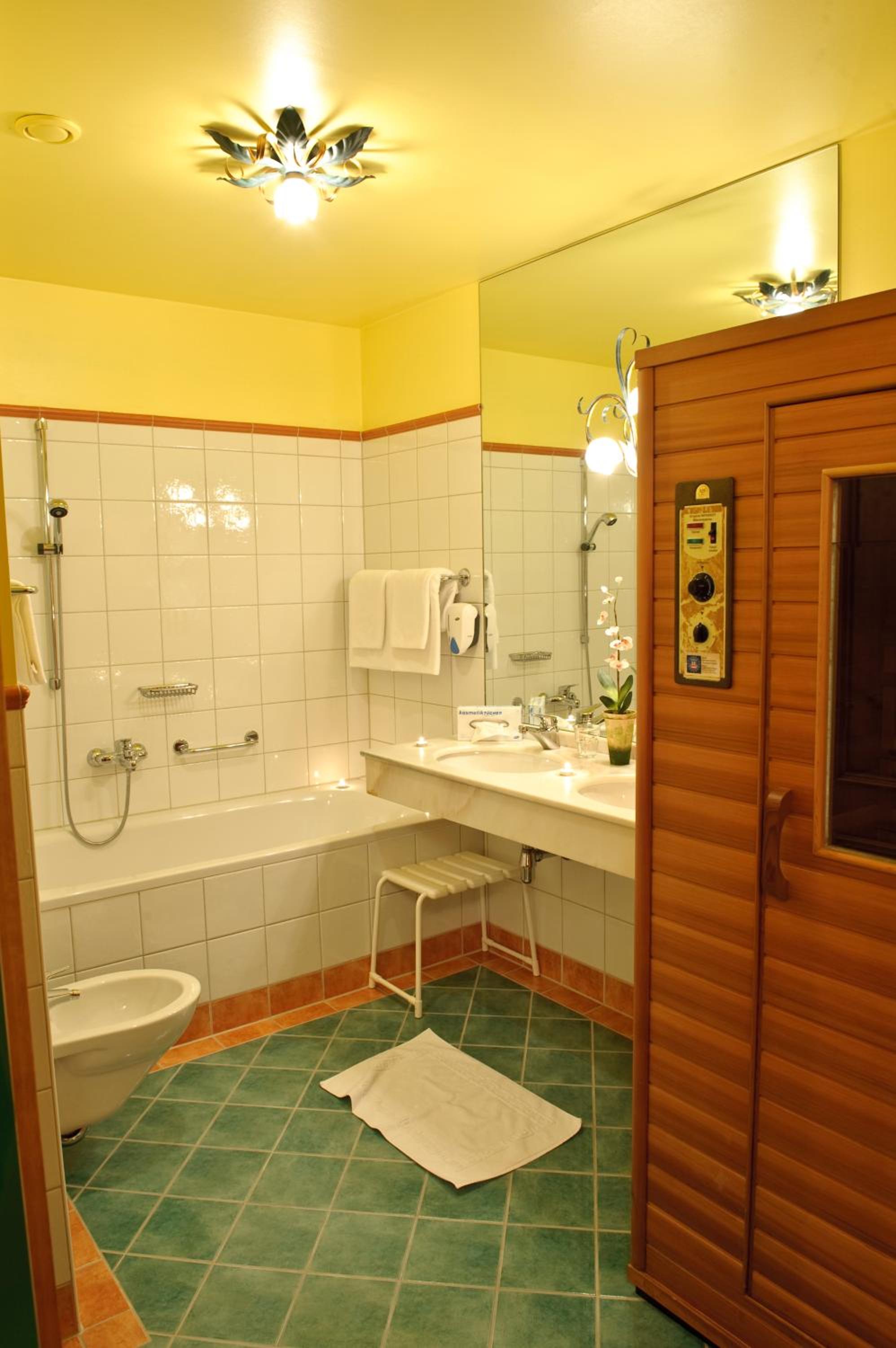Suite with Mountain View photo 3